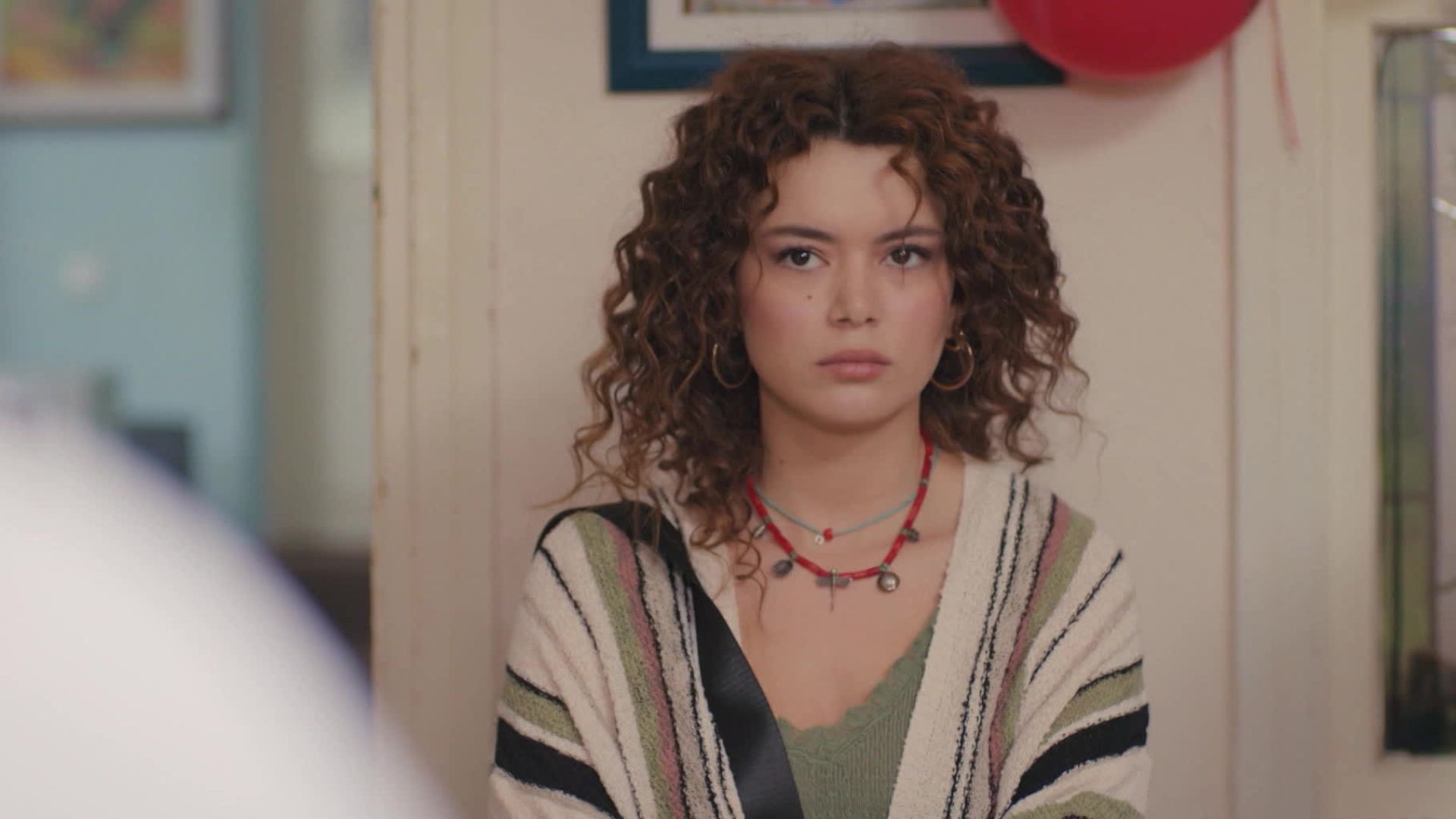 Sirin in una scena de La forza di una donna