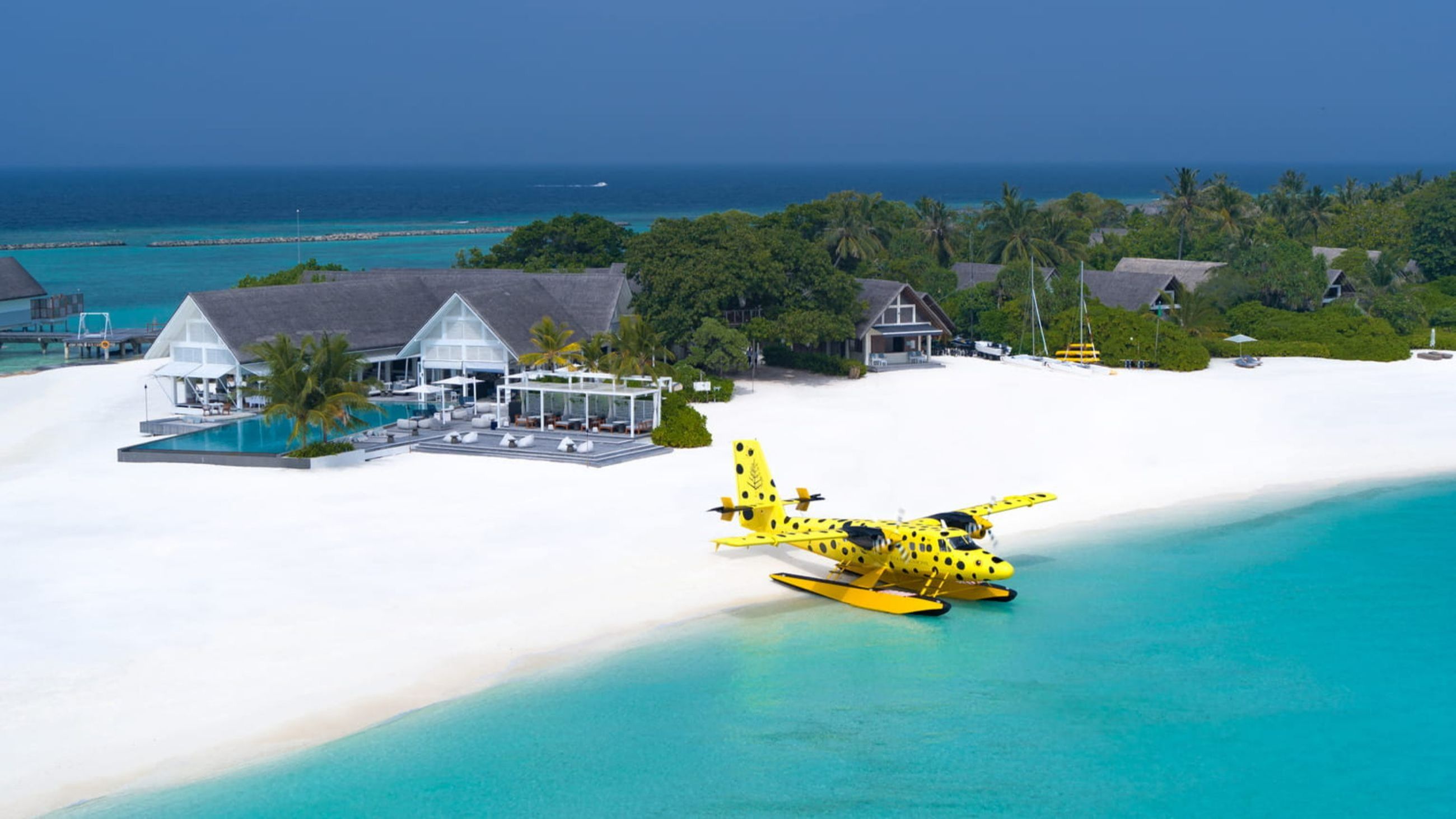 Blu Beach Club, Four Seasons Resort Maldives at Landaa Giraavaru - Courtesy Press Office