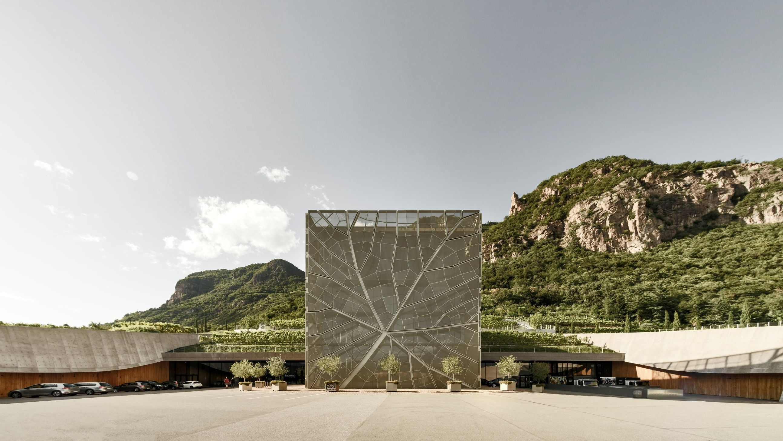 @OskardaRiz KELLEREI - Courtesy Press Office 