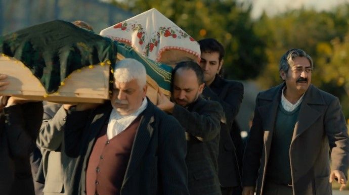 I funerali di Saniye e Gulten