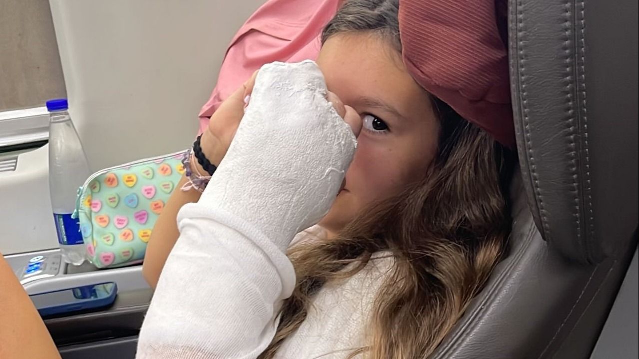 Piccolo incidente domestico per Paola, la figlia di Laura Pausini (instagram_@laurapausini)