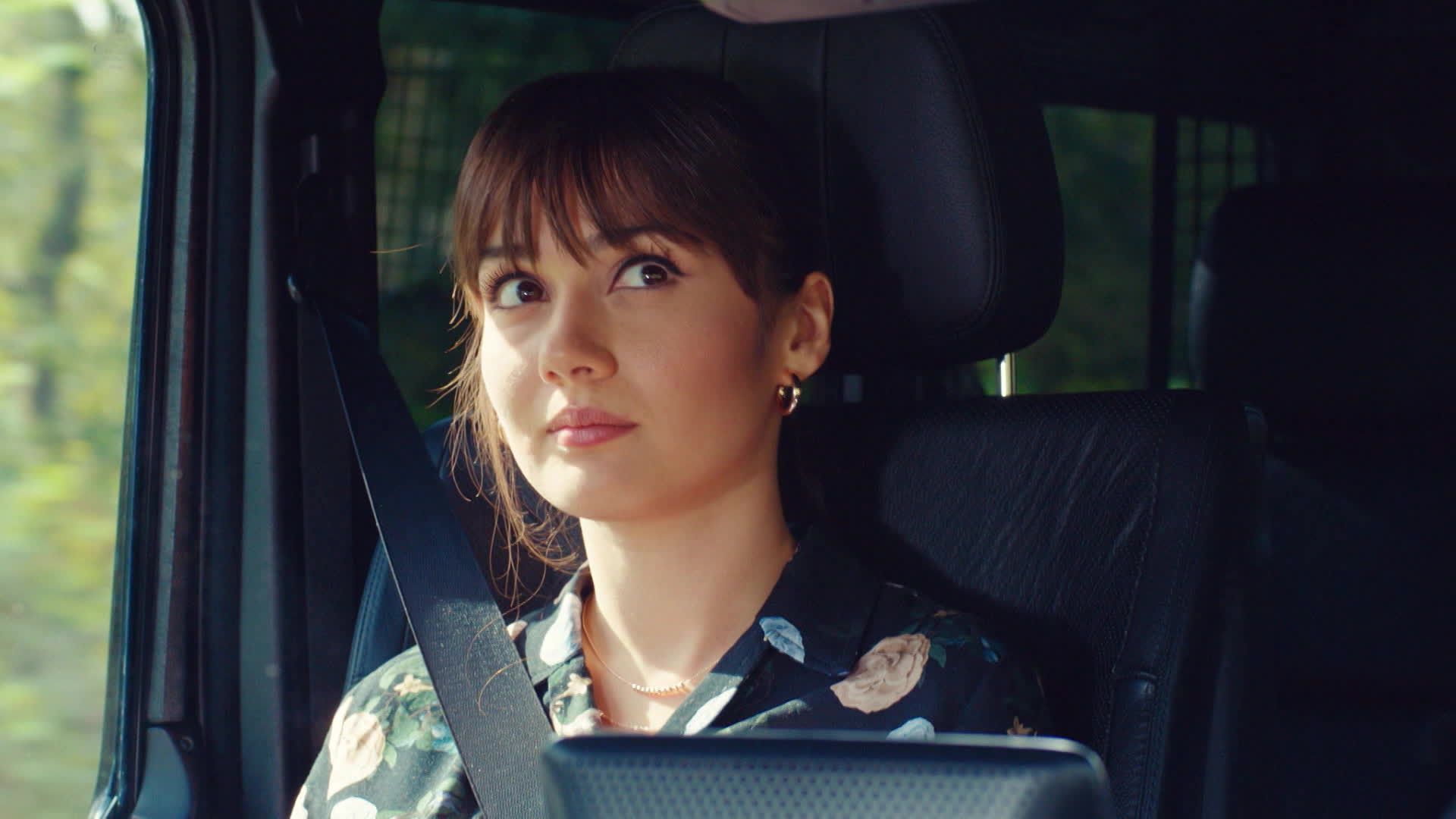 Zeynep in una scena di Forbidden Fruit 2