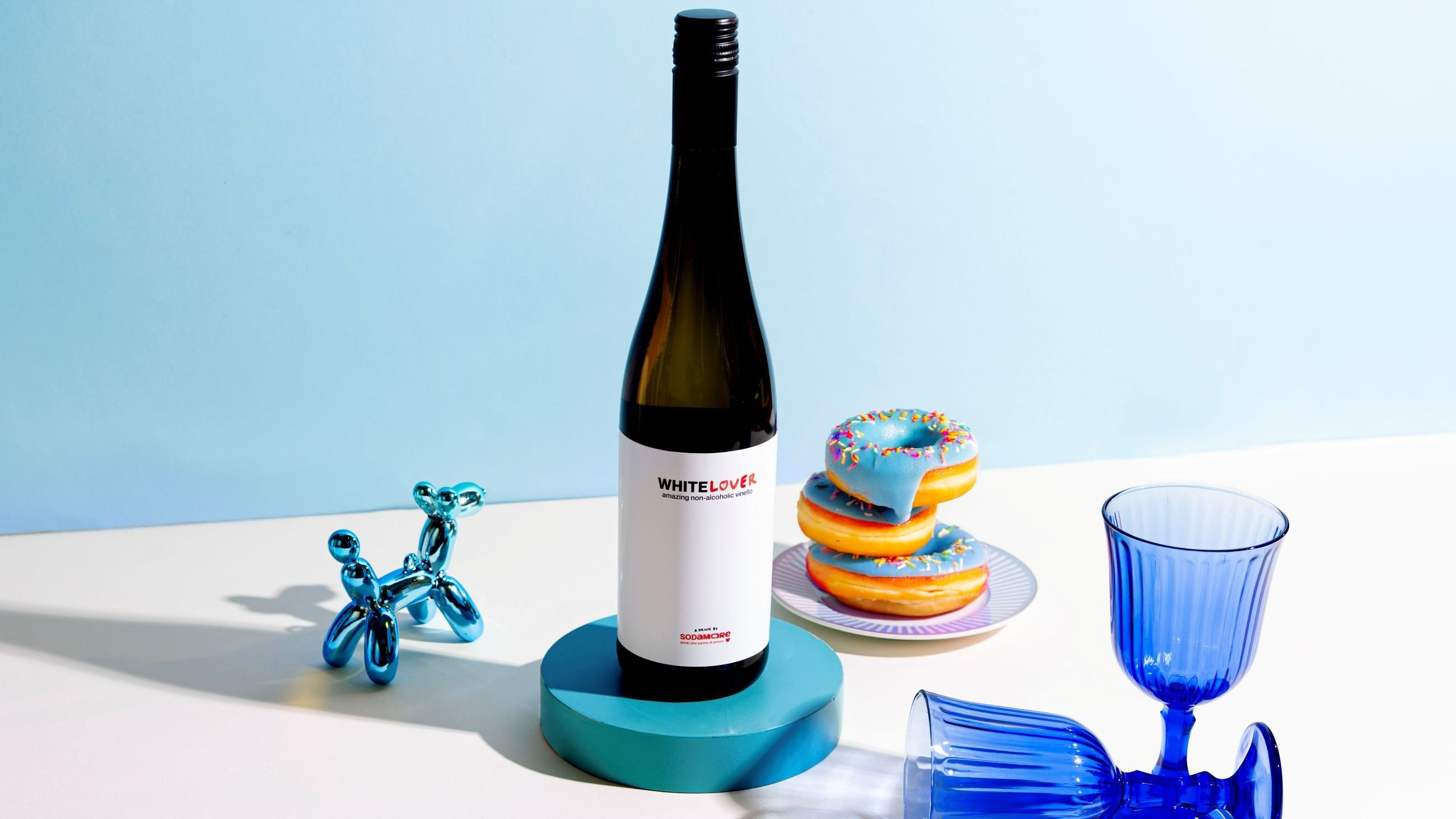 Whitelover, il primo vino bianco dealcolato del brand di Luca Argentero - Crediti: Ufficio Stampa