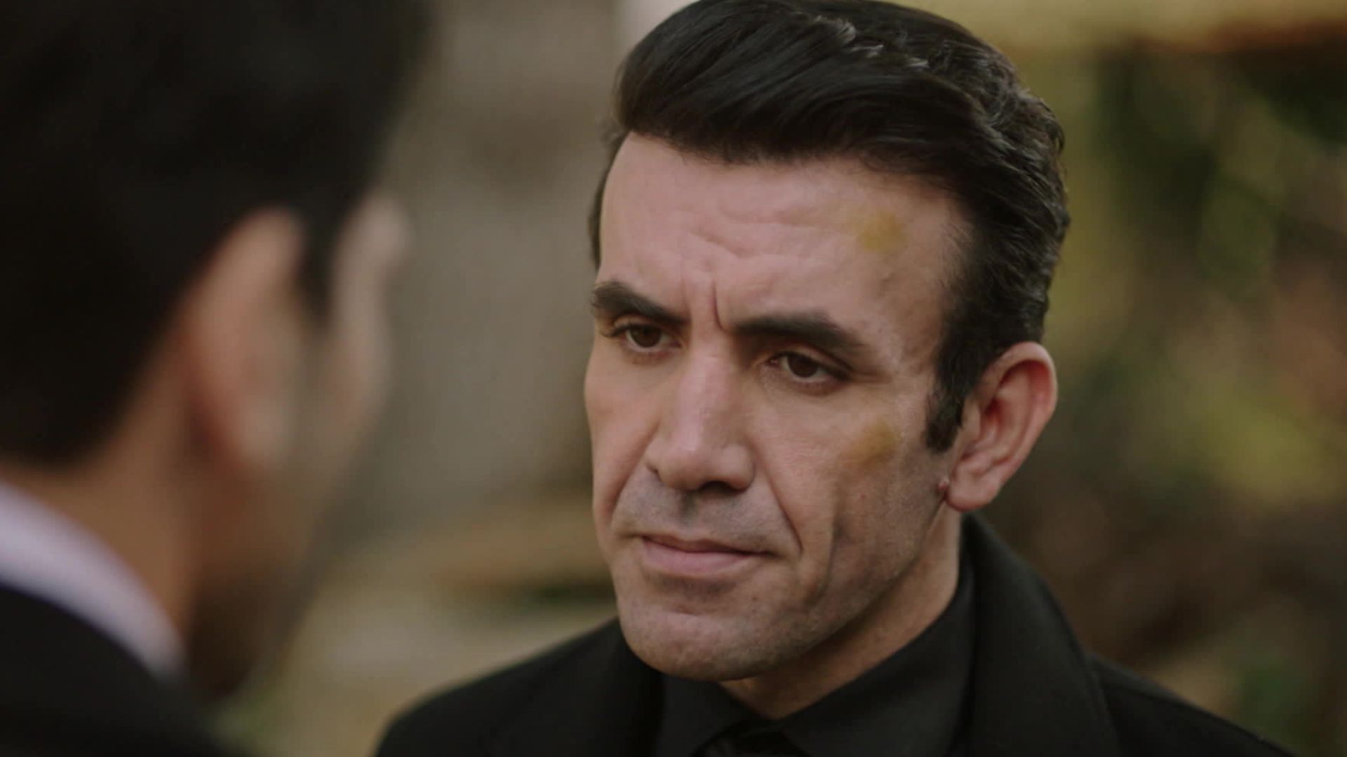 Mehmet Yilmaz Ak (Pars) in una scena di Segreti di famiglia 2