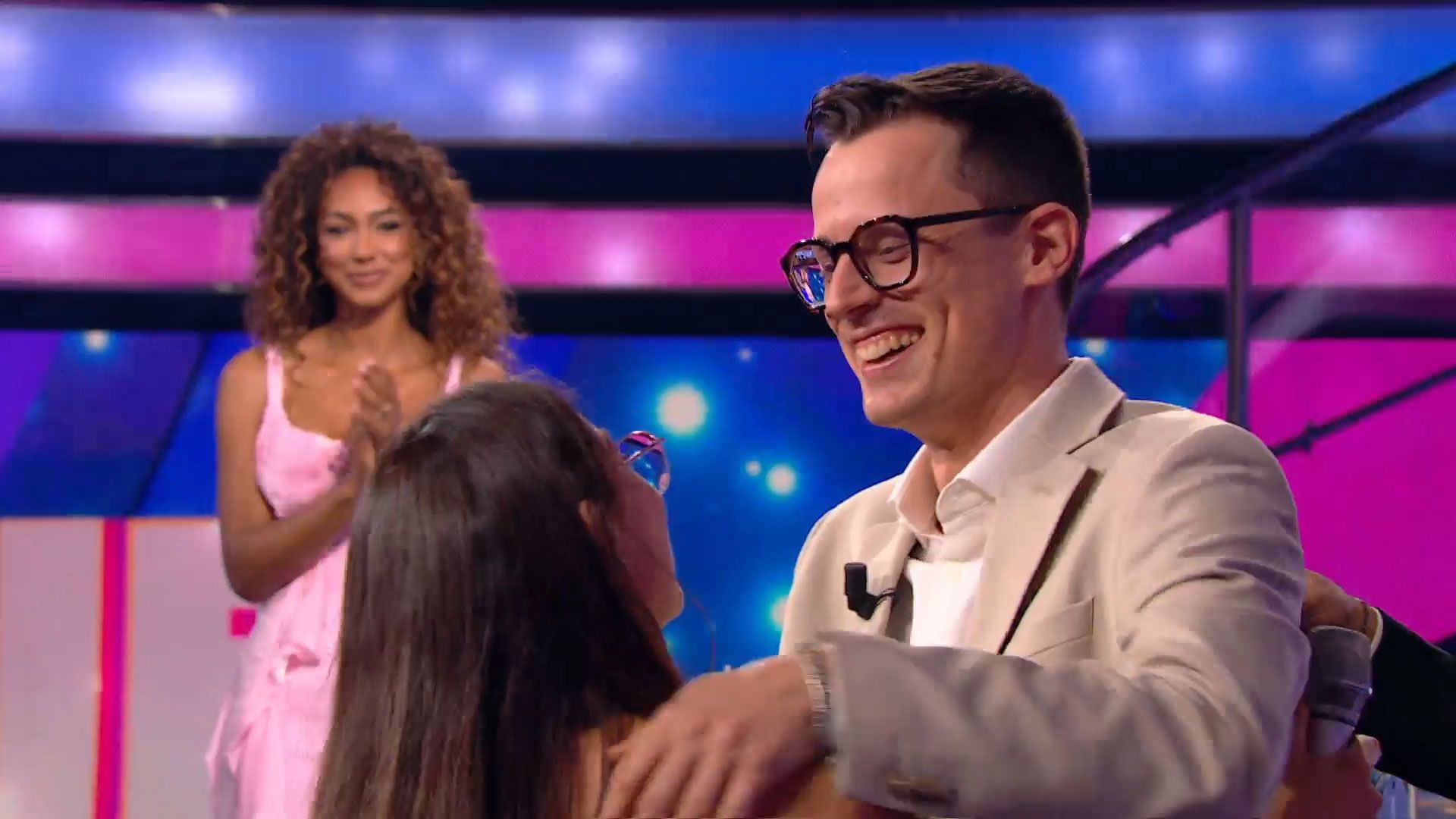 Il campione Emanuele con la fidanzata Jessica dopo aver vinto a La Ruota della Fortuna