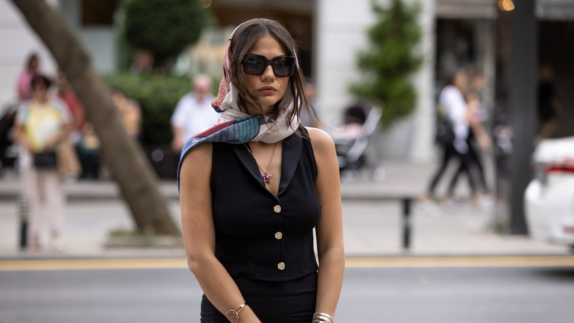 Demet Ozdemir in una scena di Io sono Farah 2