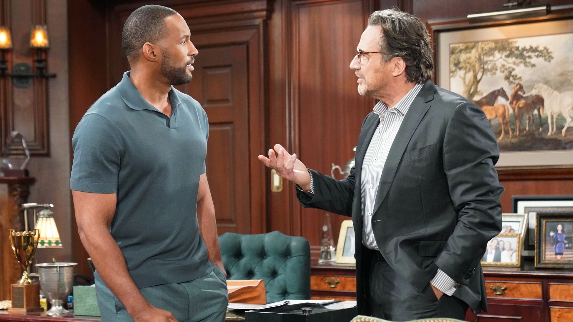 Lawrence Saint-Victor (Carter) e Thorsten Kaye (Ridge) in Beautiful 