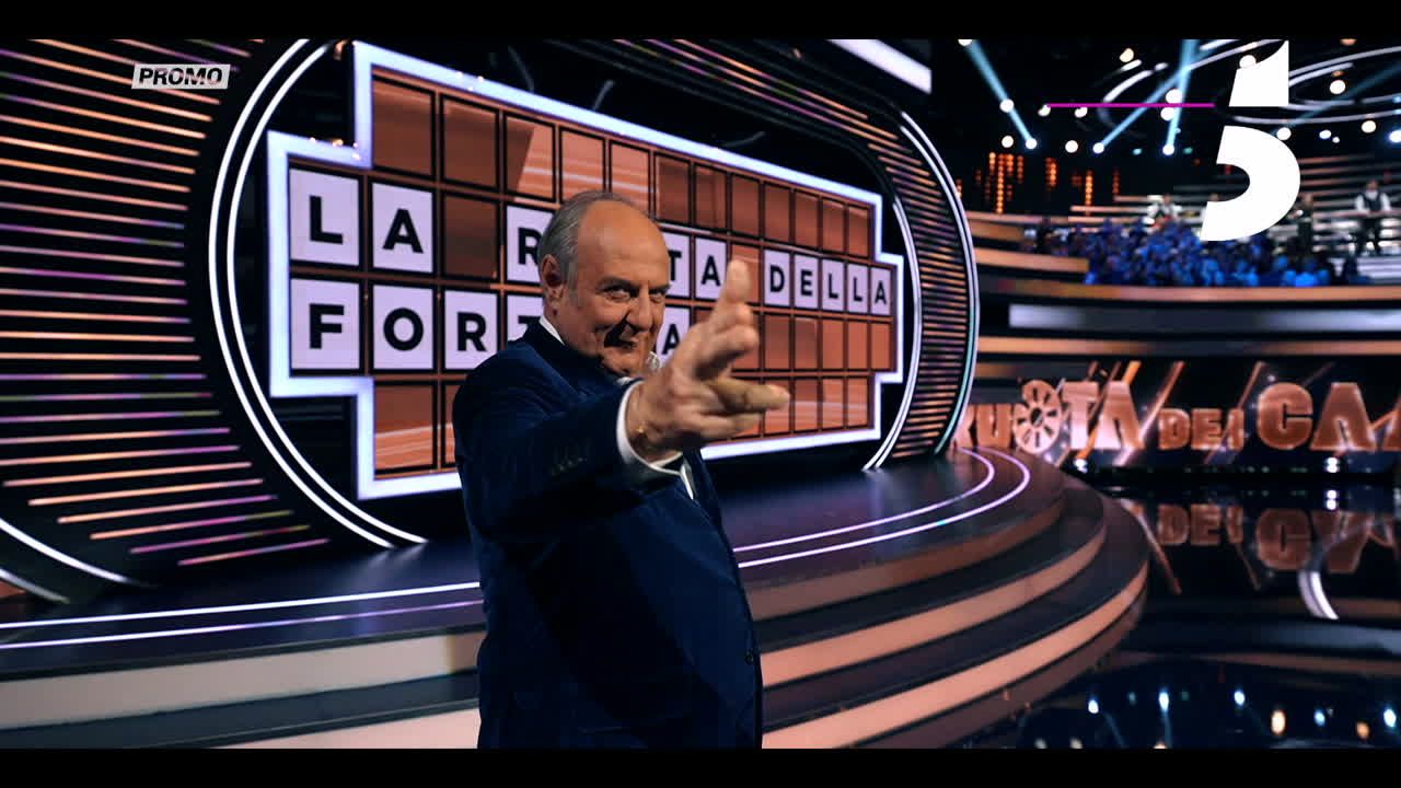 Gerry Scotti conduce La Ruota dei Campioni
