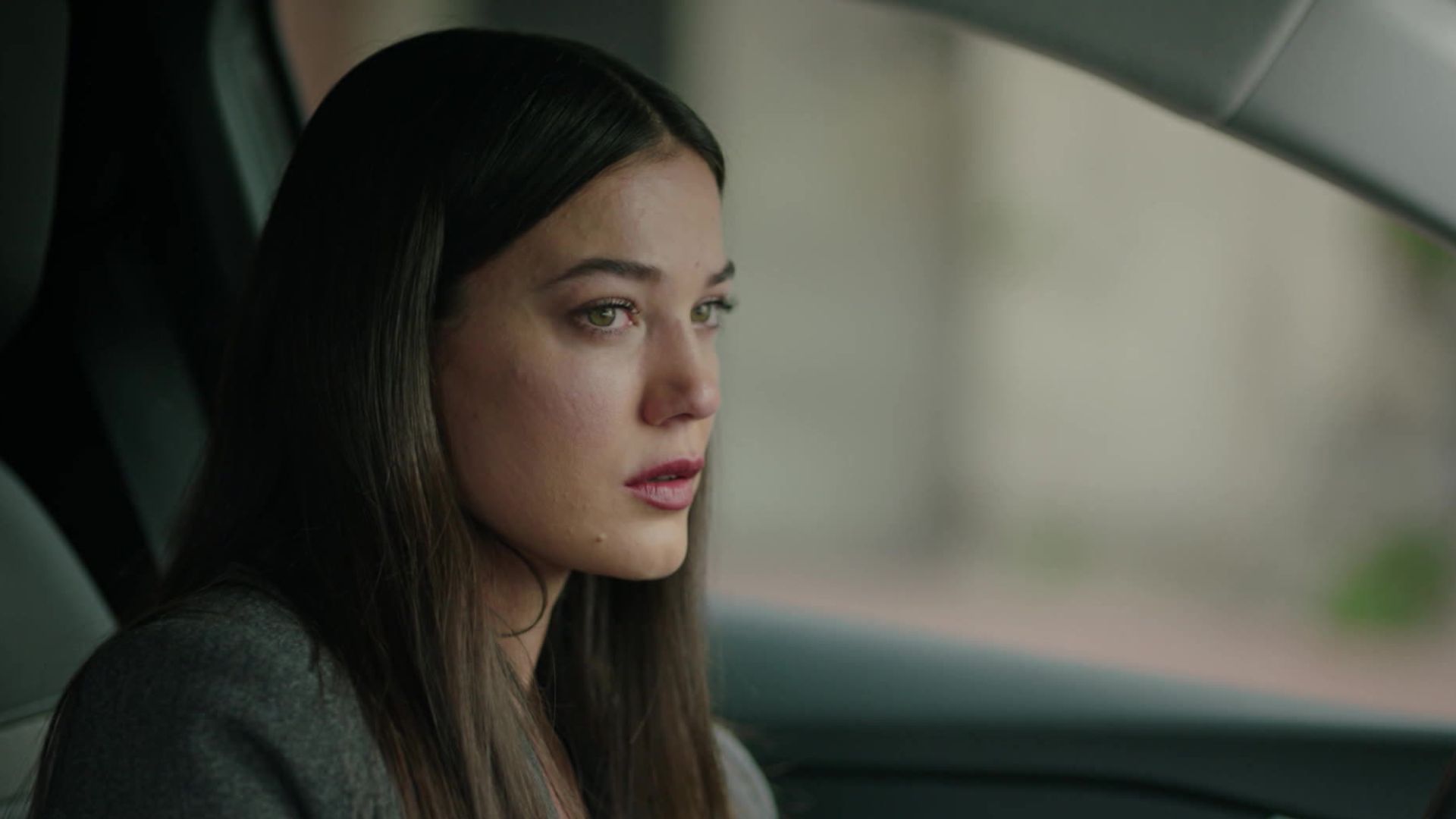 Pinar Deniz (Ceylin) in una scena di Segreti di famiglia 2