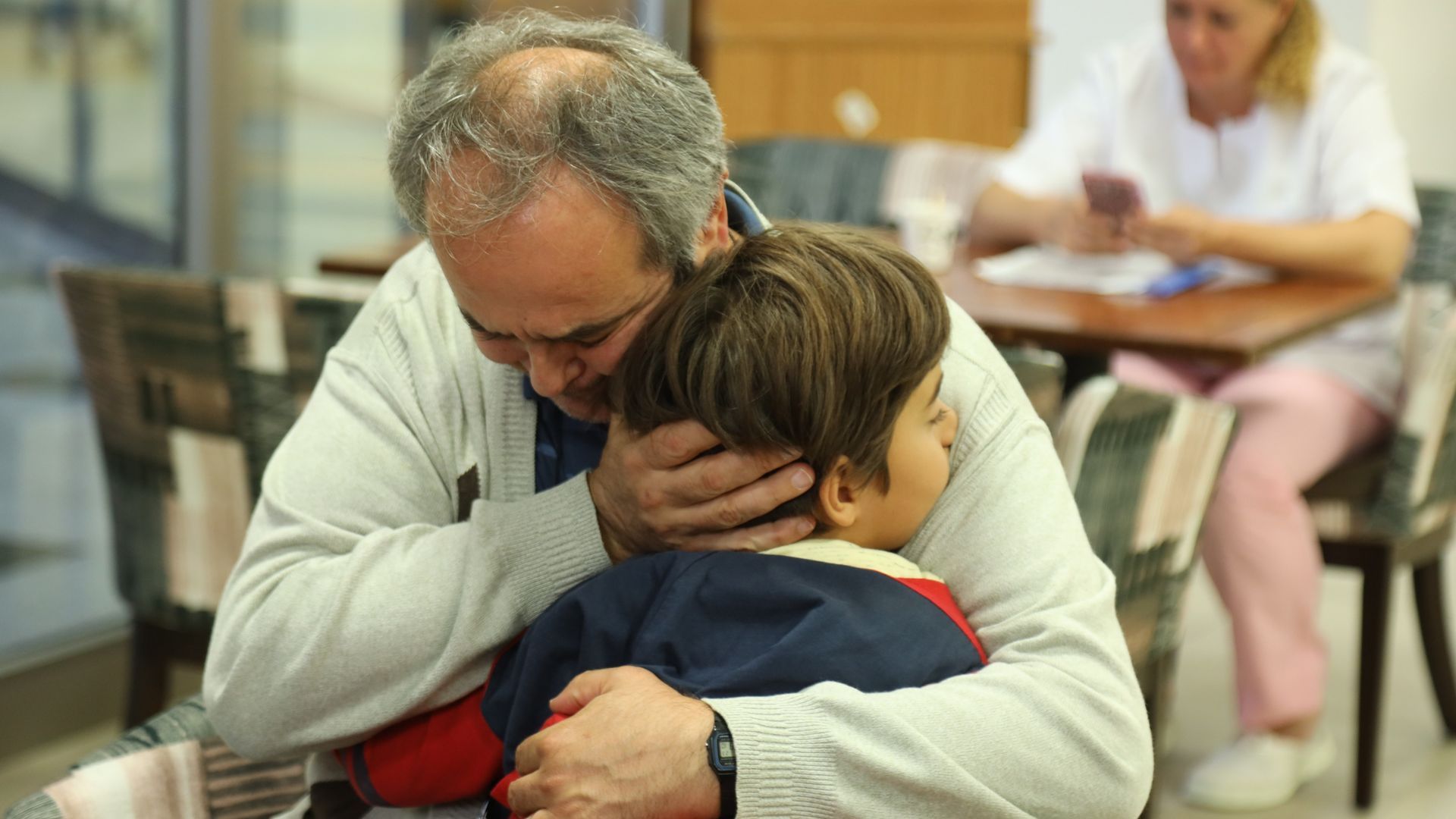 Enver e Doruk in una scena de La forza di una donna 3