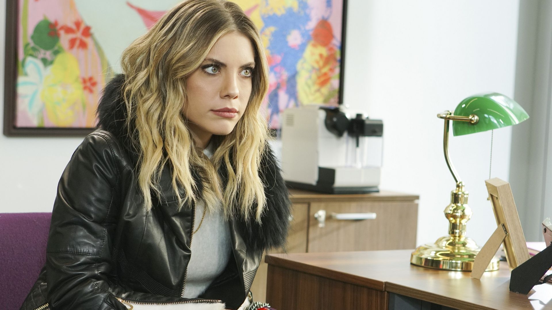 Yildiz in una scena di Forbidden Fruit 2