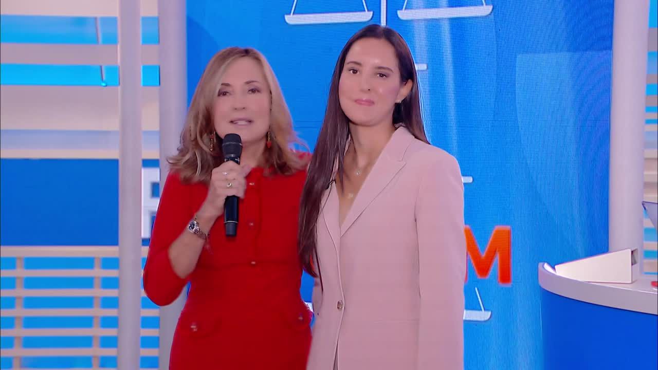 Barbara Palombelli presenta Camilla Mancini a Forum