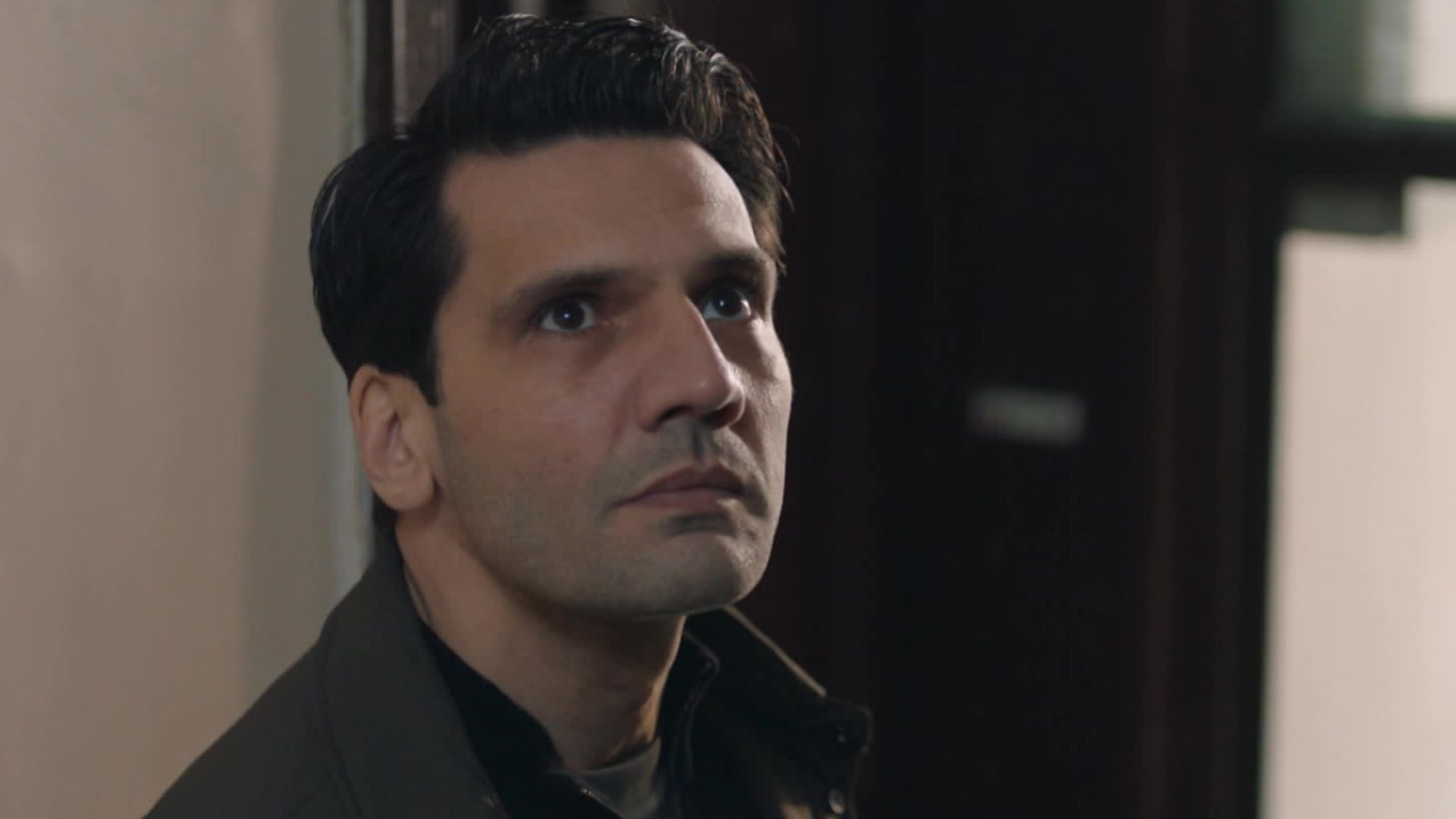 Ilgaz in una scena di Segreti di famiglia 3