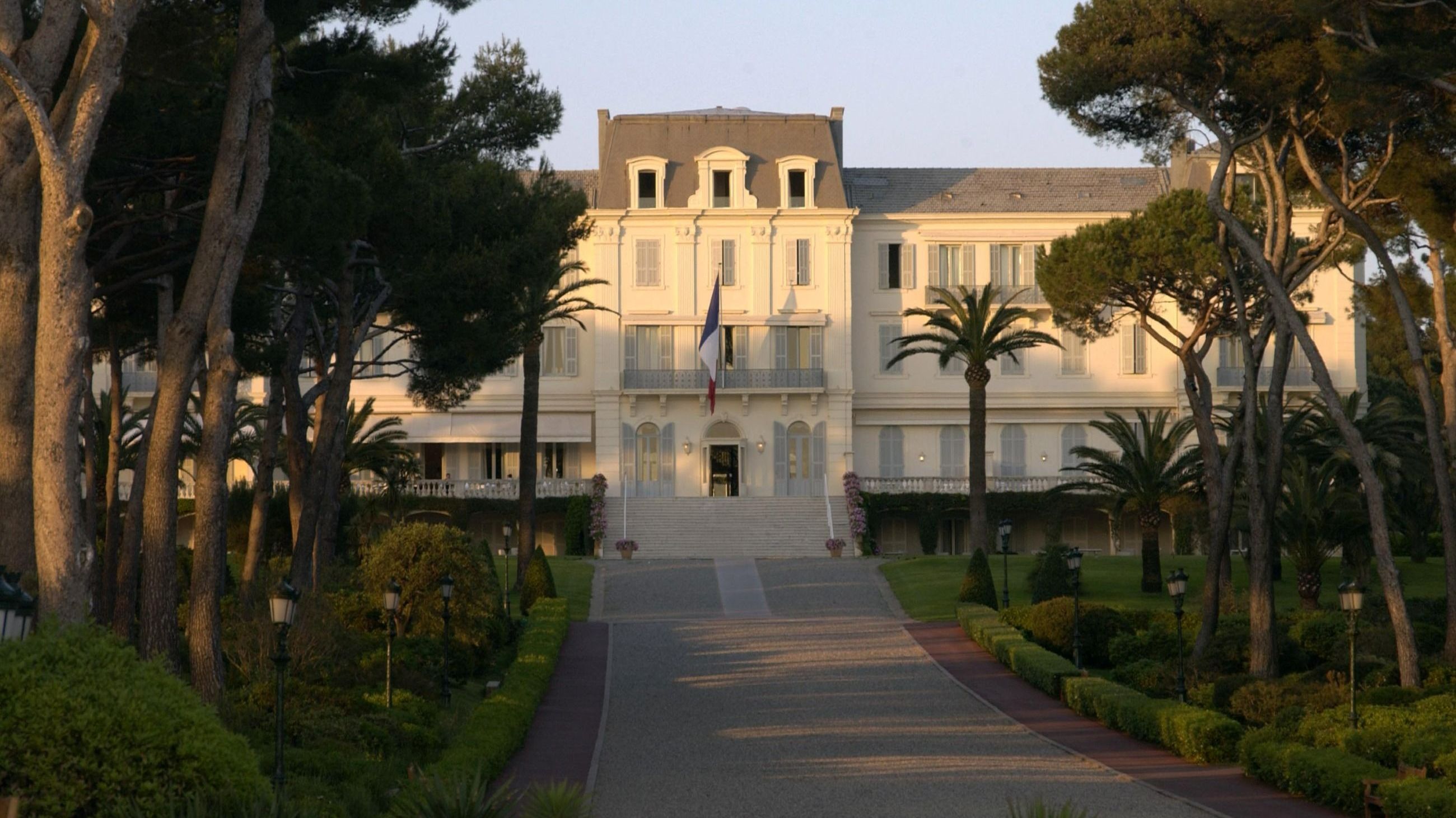 Hotel Du Cap durante la festa per celebrare i 10 anni dell'Independent Film Channel (IFC) all'Eden Roc, 2004 - Credits Getty Images
