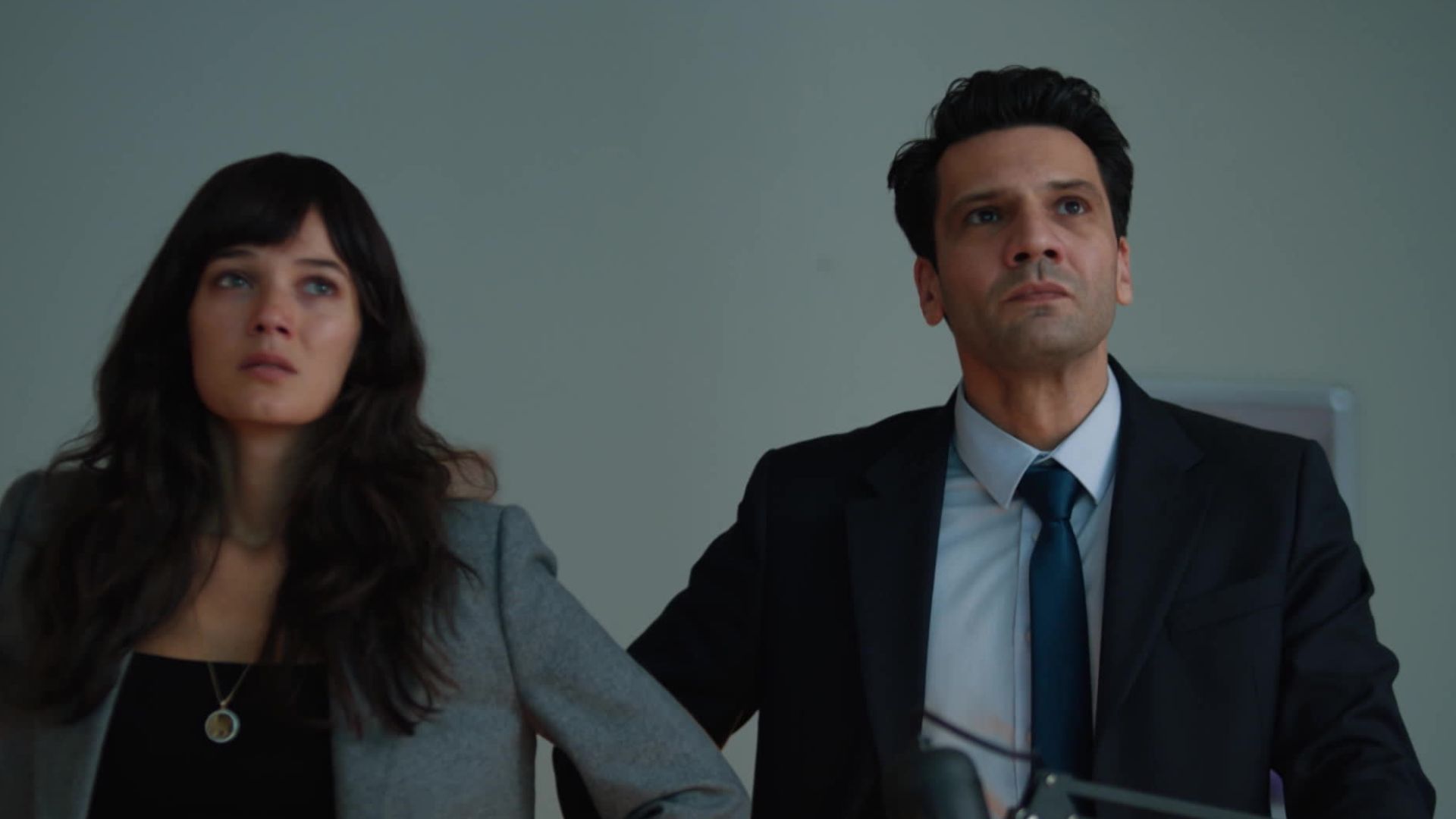 Ceylin e Ilgaz in una scena di Segreti di famiglia 3