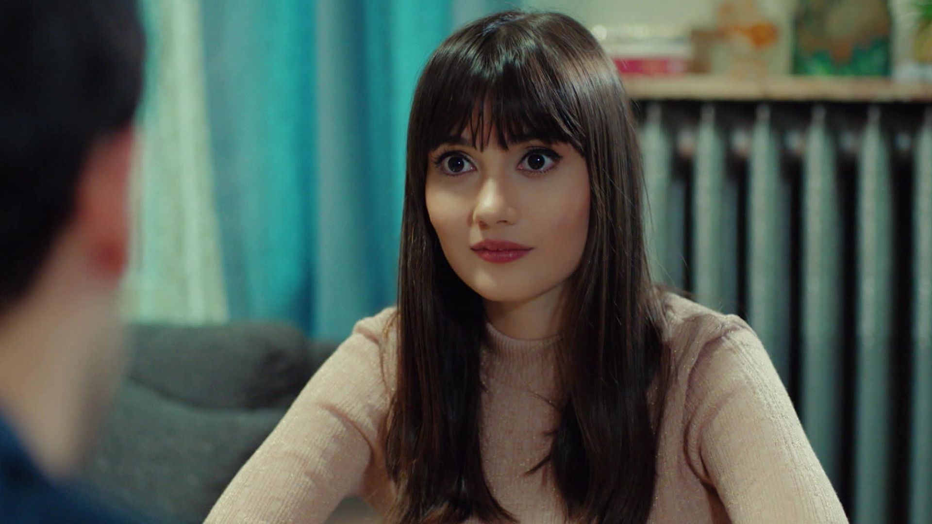 Zeynep in una scena di Forbidden Fruit 2