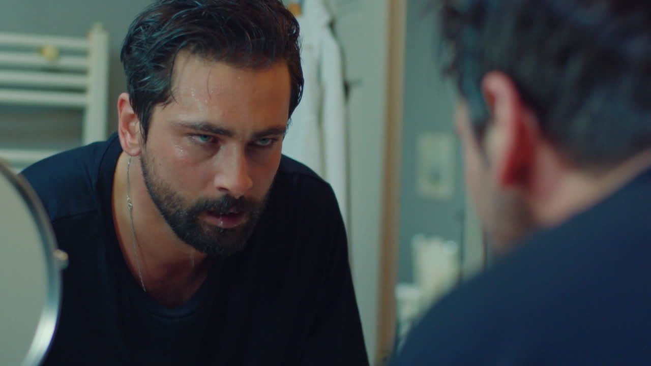 Alihan in una scena di Forbidden Fruit