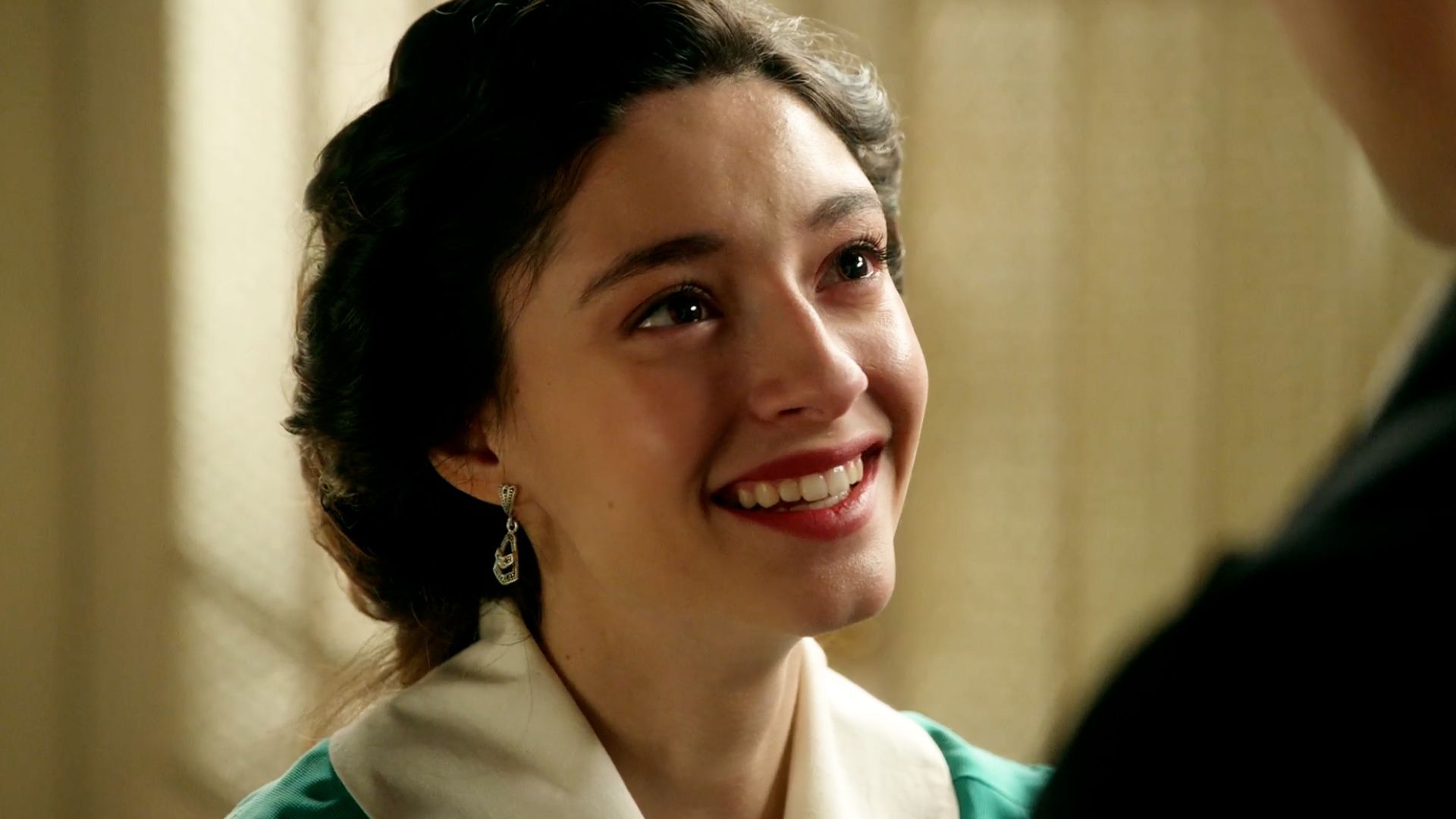 Marta Costa (Angela) in una scena de La Promessa