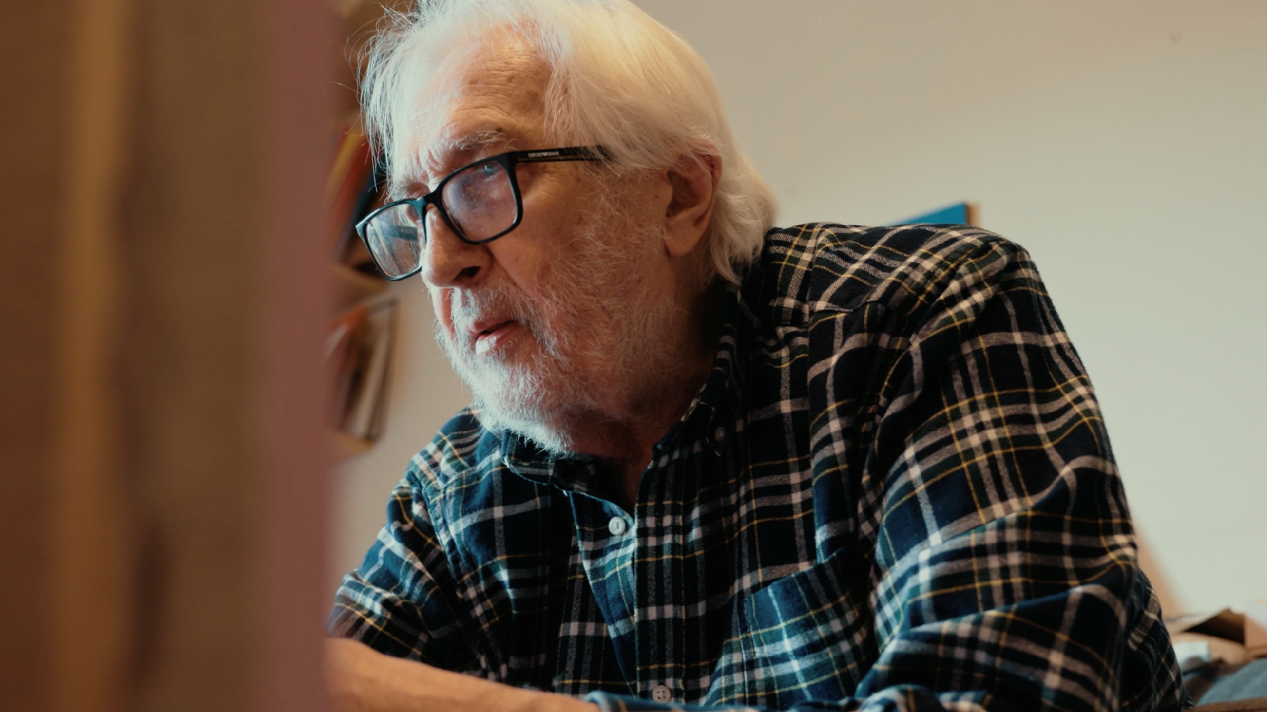 Radomir Damnjan sul set del docufilm "Damnjan: nulla di superfluo" 
Courtesy Press Office