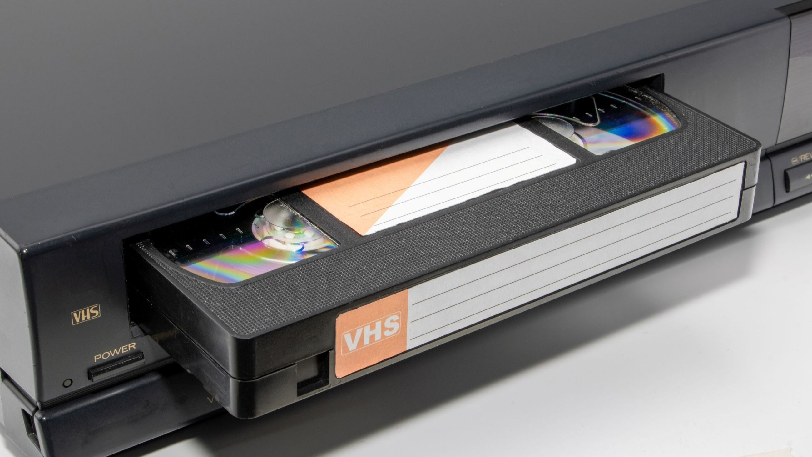 Le VHS o videocassette sono tra gli oggetti più rappresentativi degli Anni ‘80 e ‘90