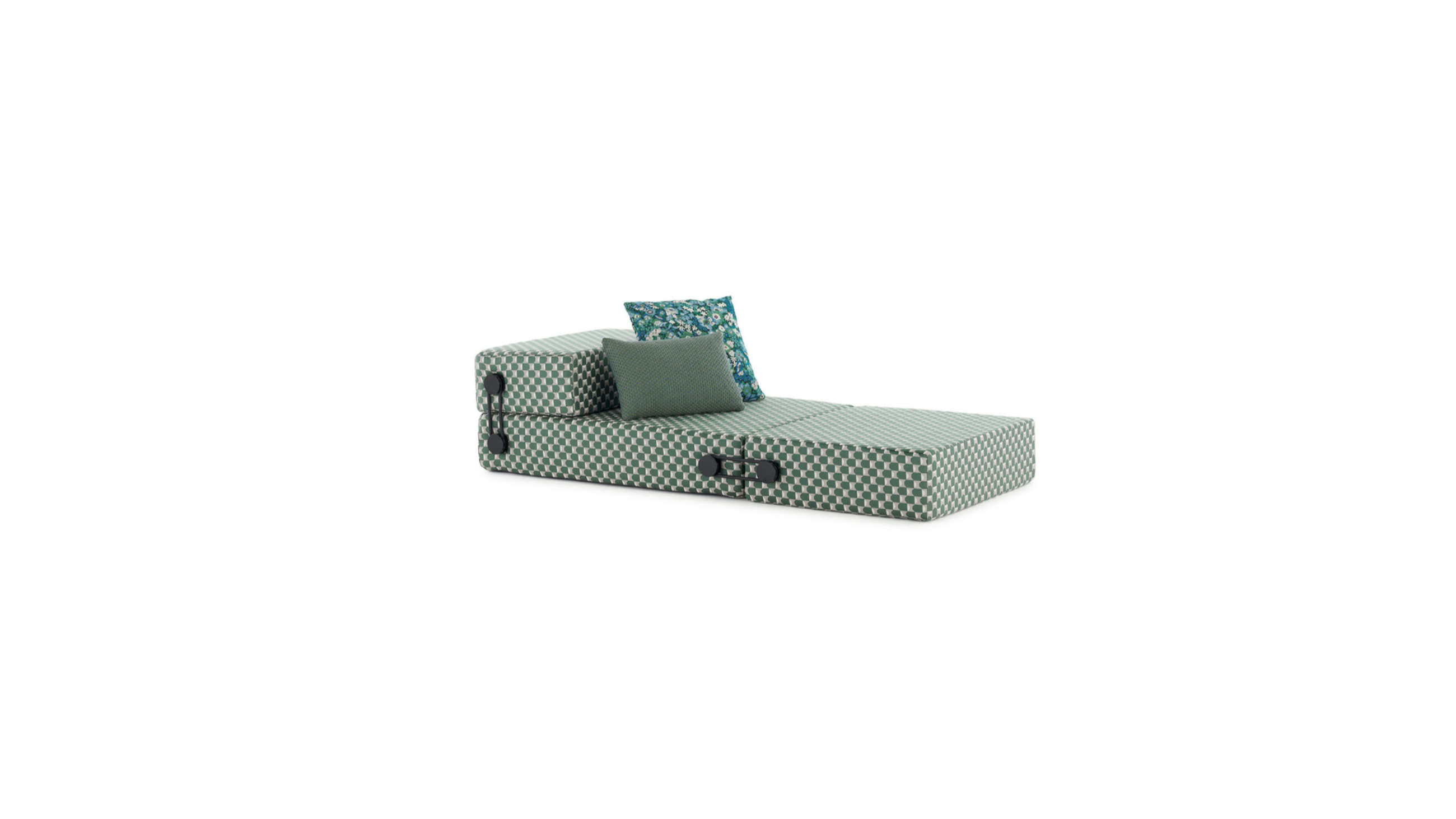Trix Outdoor di Kartell, poltrona modulare disegnata da Piero Lissoni, si trasforma in chaise longue o letto. Courtesy Press Office
