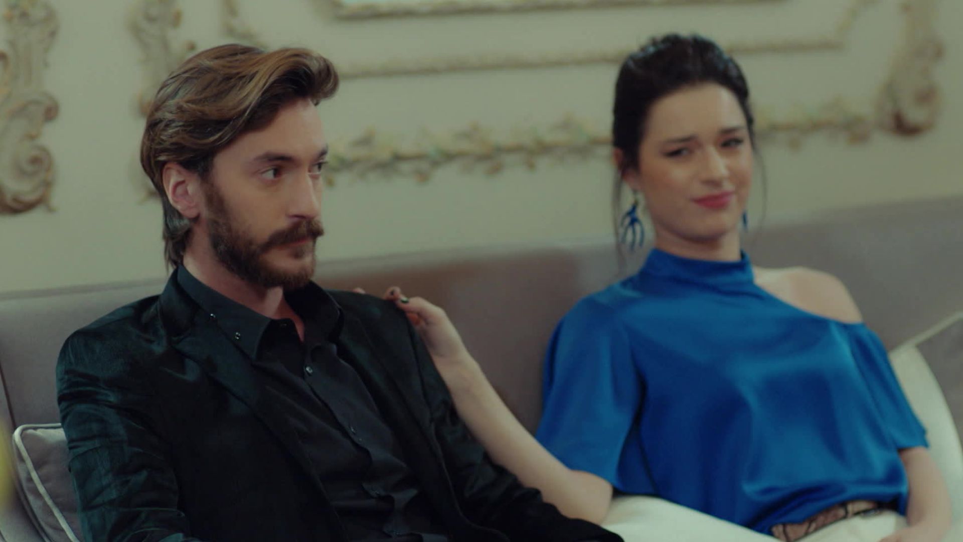 Kemal e Zehra in una scena di Forbidden Fruit 2