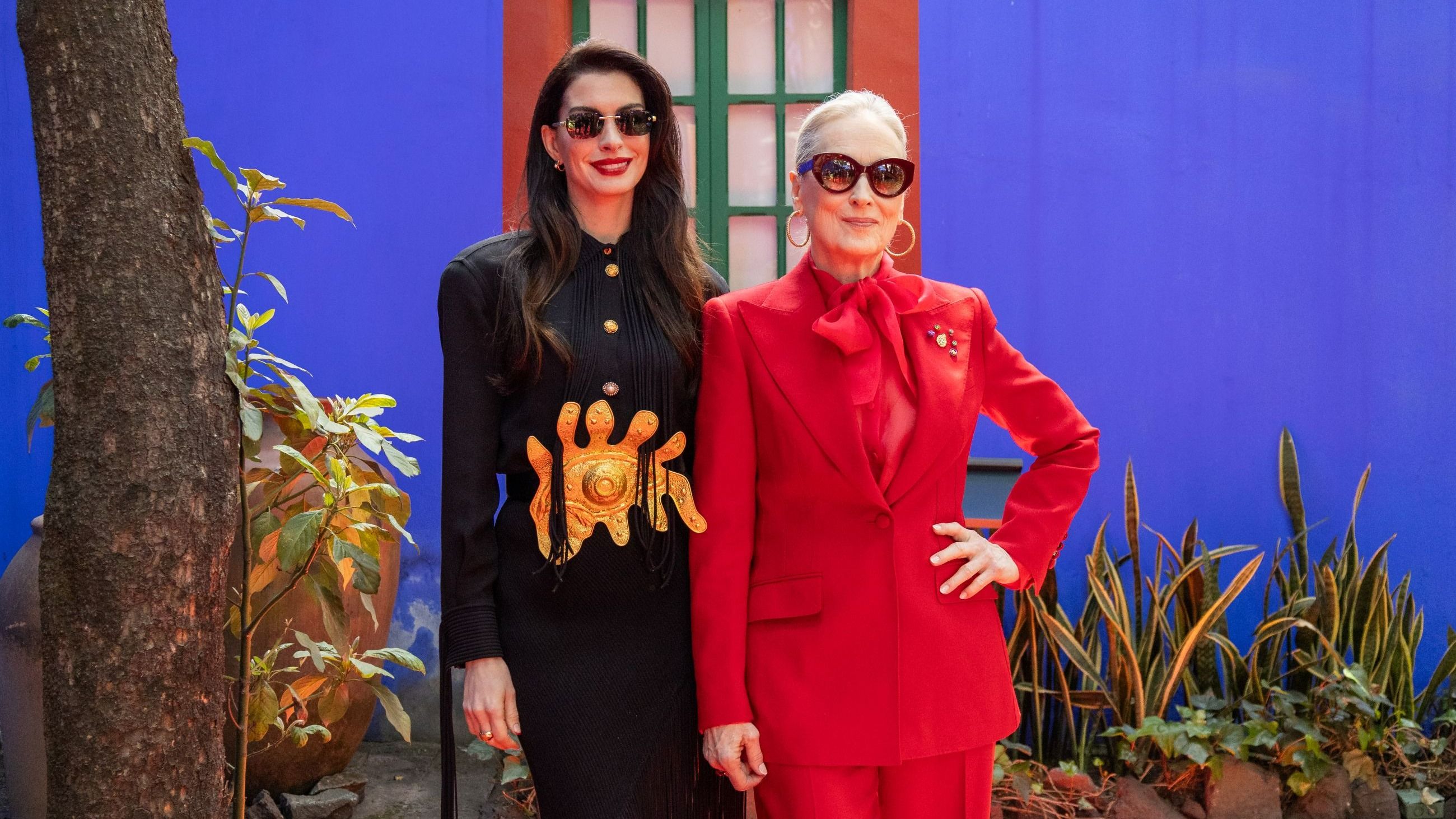 Anne Hathaway e Meryl Streep posano per una foto durante una conferenza stampa per il film "Il diavolo veste Prada 2" presso Casa Azul il 30 marzo 2026 a Città del Messico, Messico - Credits Getty Images