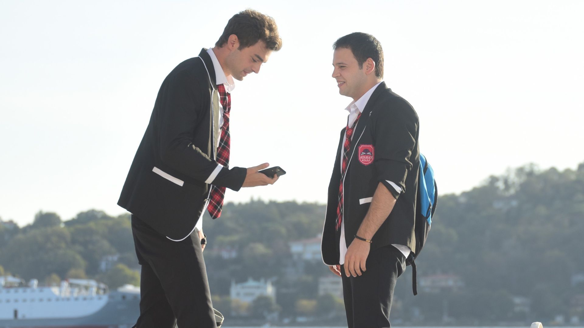 Yigit Kocan (Omer) e Cihan Simsek (Ogulcan) in una scena di Tutto per la mia famiglia 2