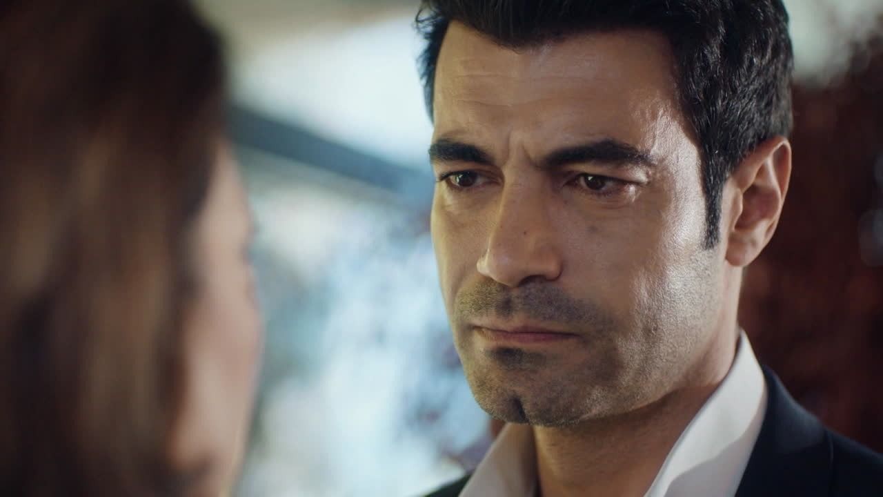 Gulcemal, interpretato dall'attore Murat Ünalmış, in una scena de La rosa della vendetta