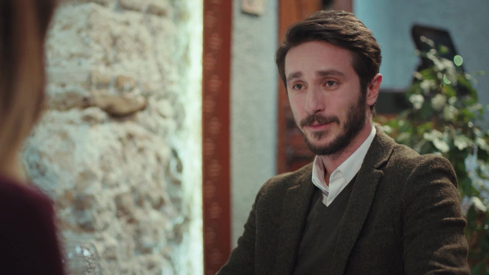 Ahmet Rifat Sungar (Emre) in una scena de La forza di una donna 2