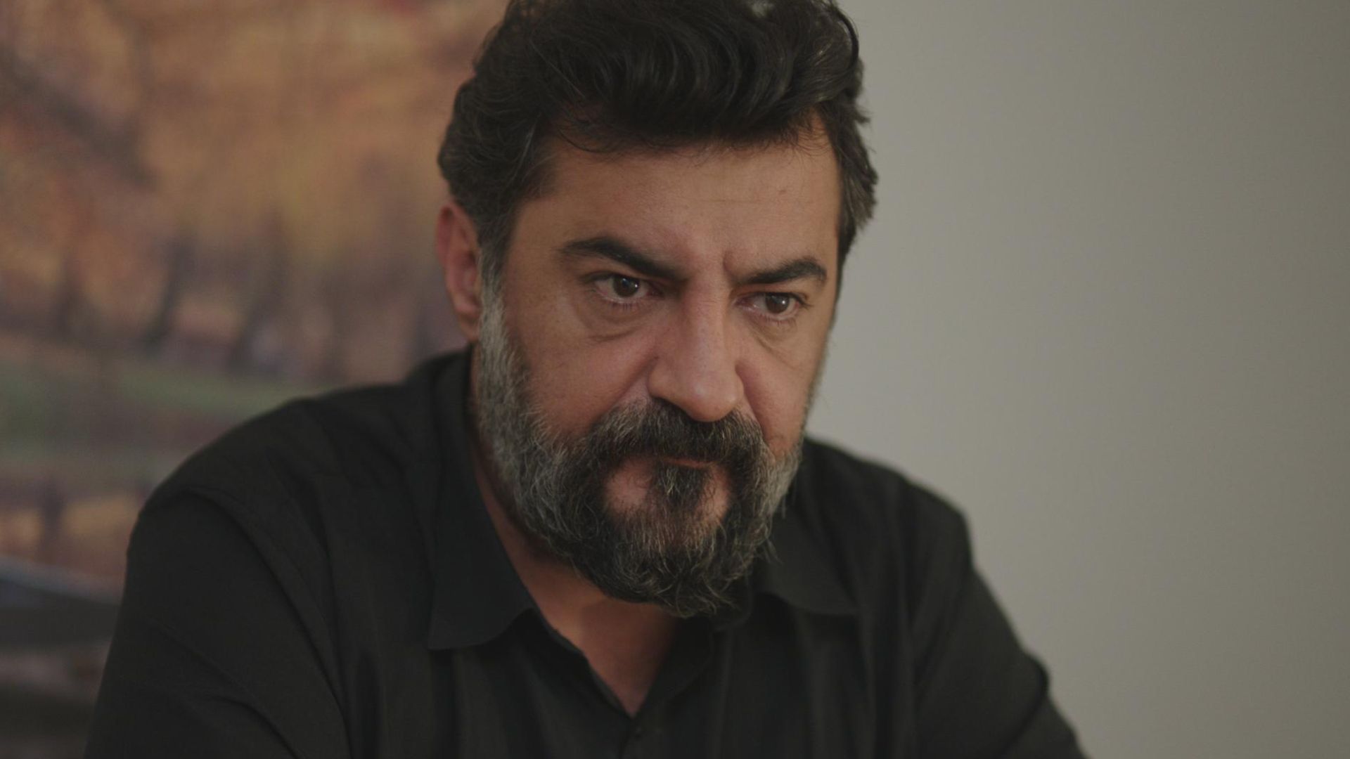 Celil Nalcakan (Akif) in una scena di Tutto per la mia famiglia 2