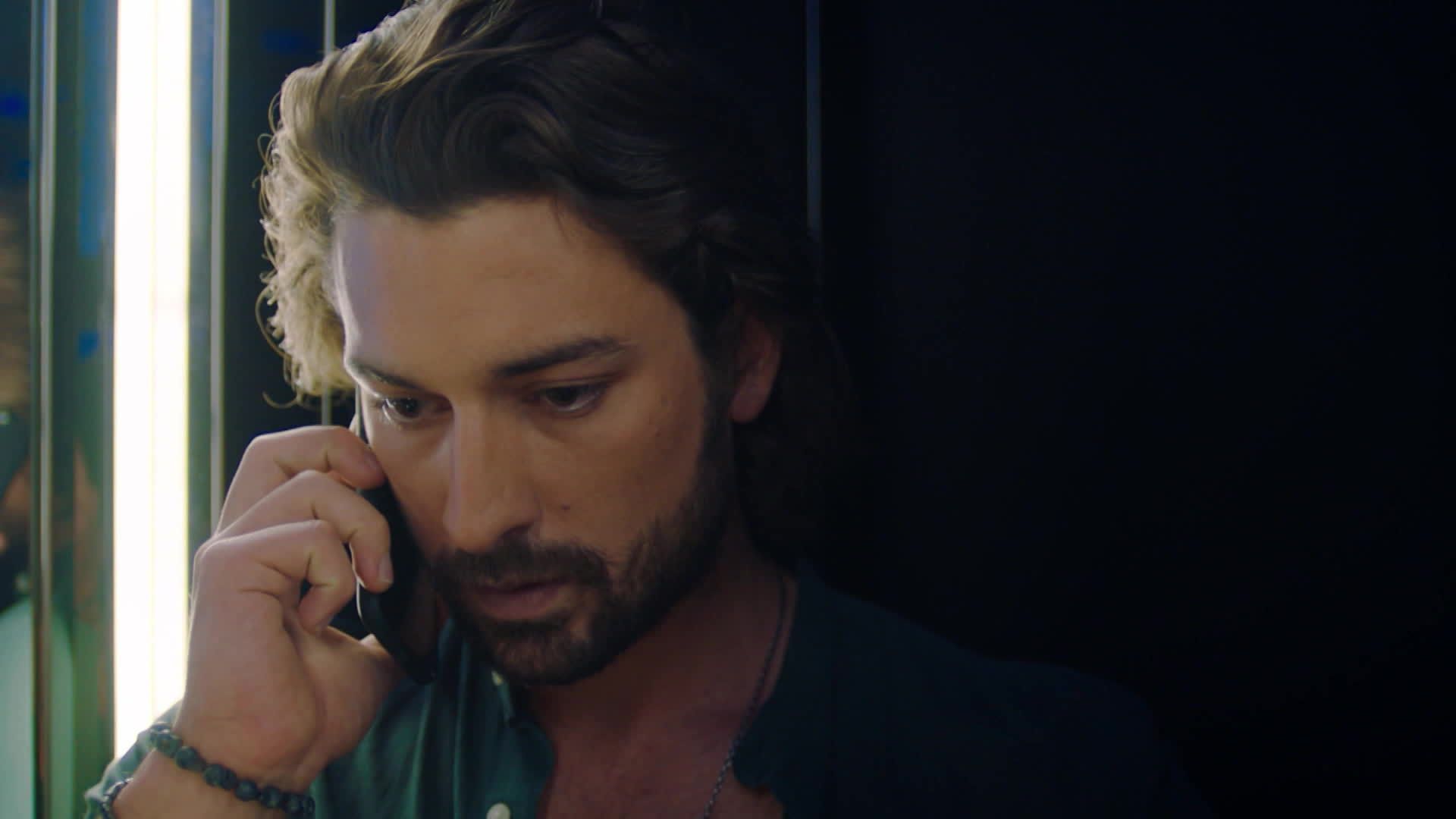 Alp Navruz (Poyraz) in una scena di Be my Sunshine