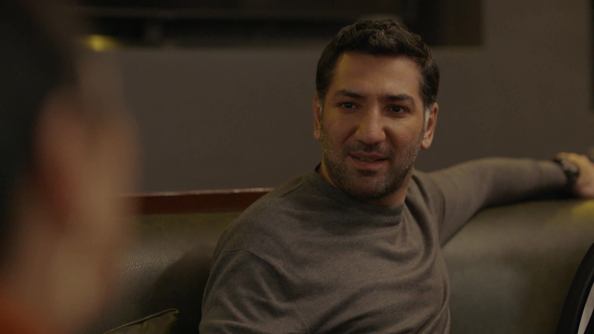 Kahraman in una scena di Tradimento