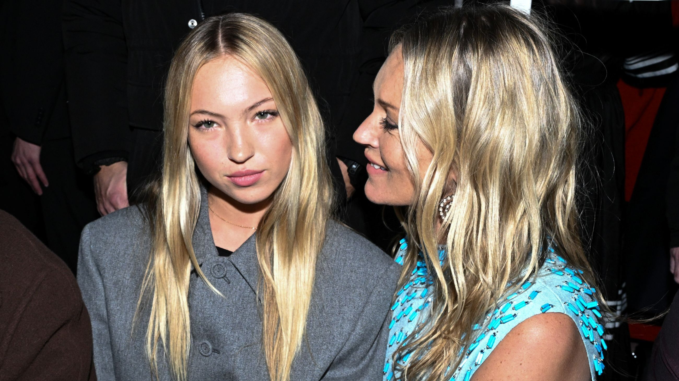 Lila Moss e Kate Moss partecipano alla sfilata Dior Homme Uomo Autunno/Inverno 2024-2025 - Credits Getty Images