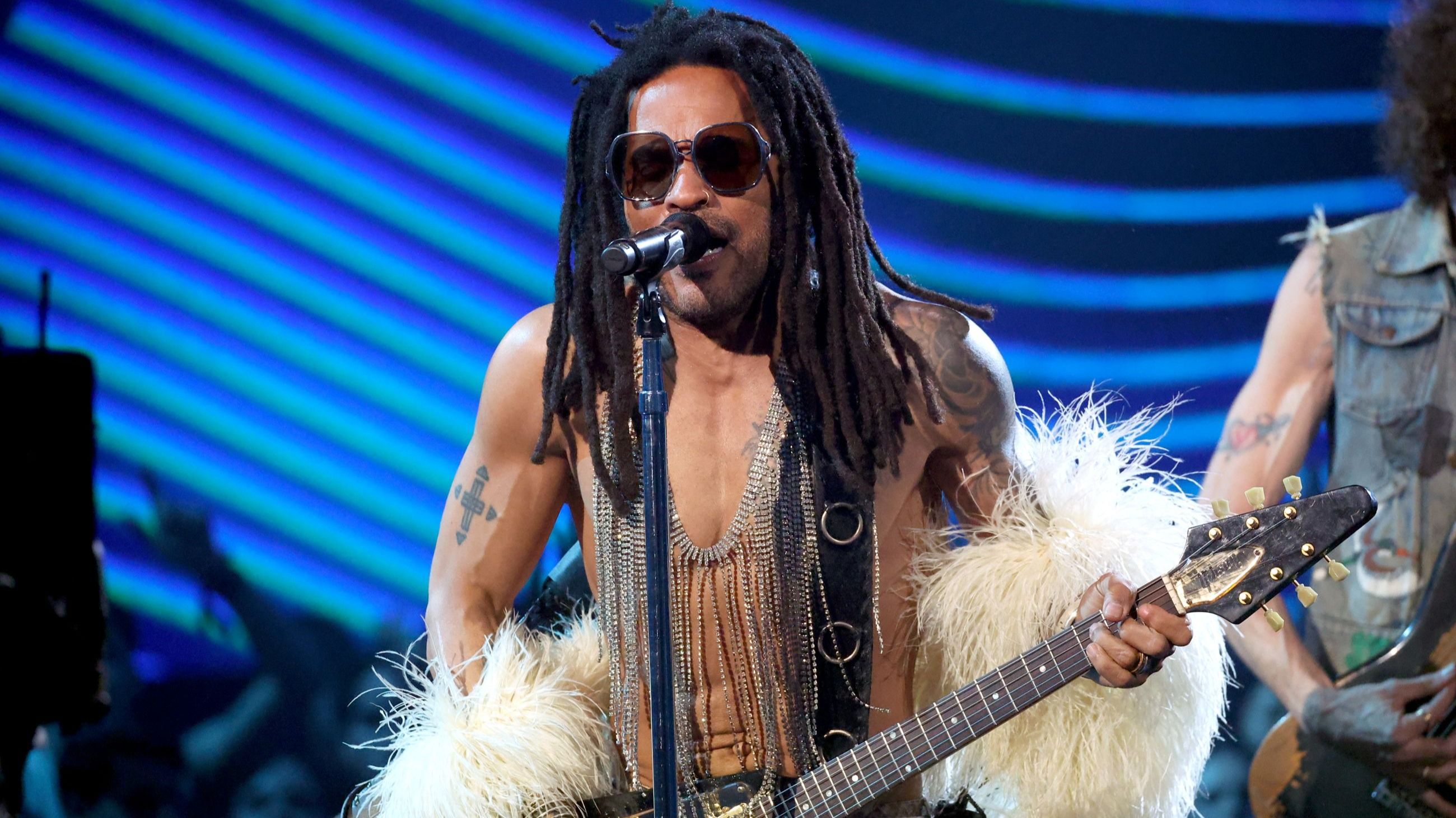 Lenny Kravitz sul palco agli MTV Video Music Awards all’UBS Arena l’11 Settembre 2024, ad Elmont (New York); Photo by Mike Coppola / Getty Images for MTV