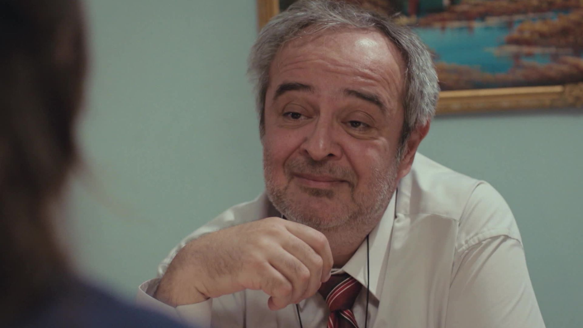 Enver in una scena de La forza di una donna 3