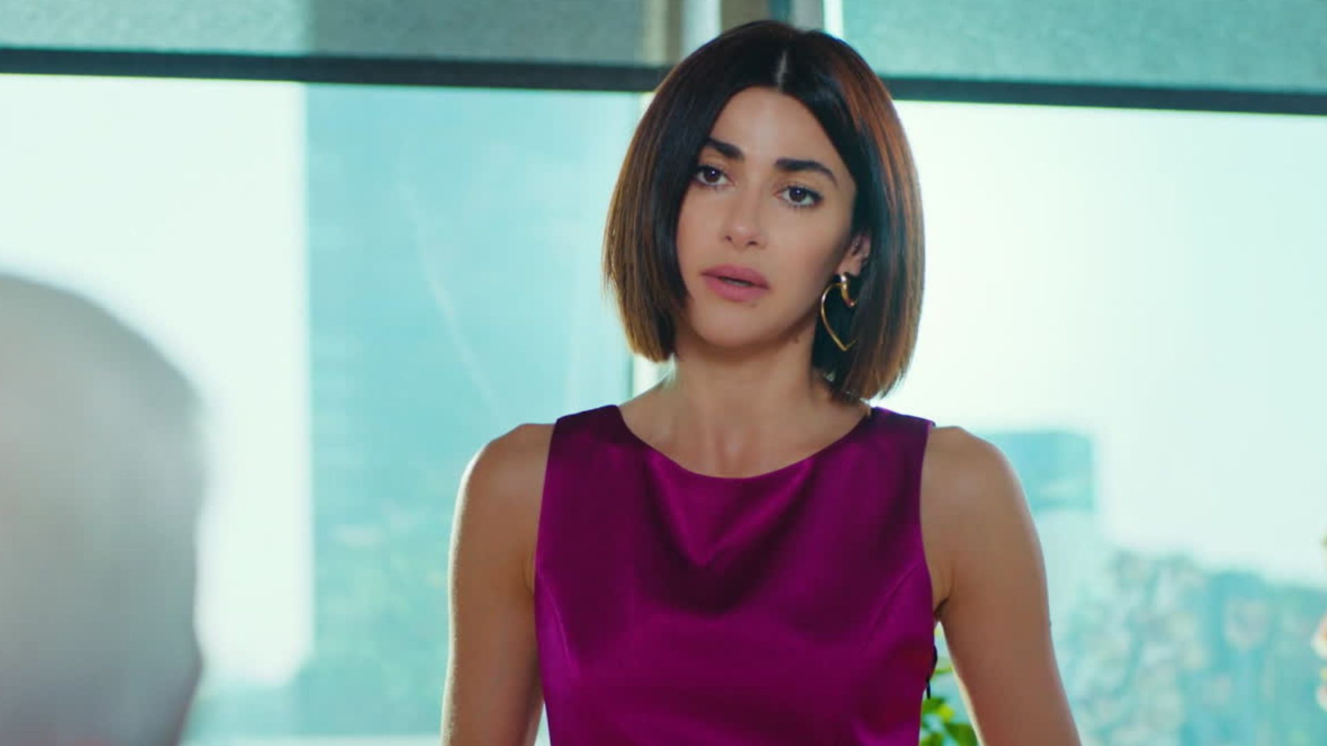 Nesrin Cavadzade (Sahika) in una scena di Forbidden Fruit 3