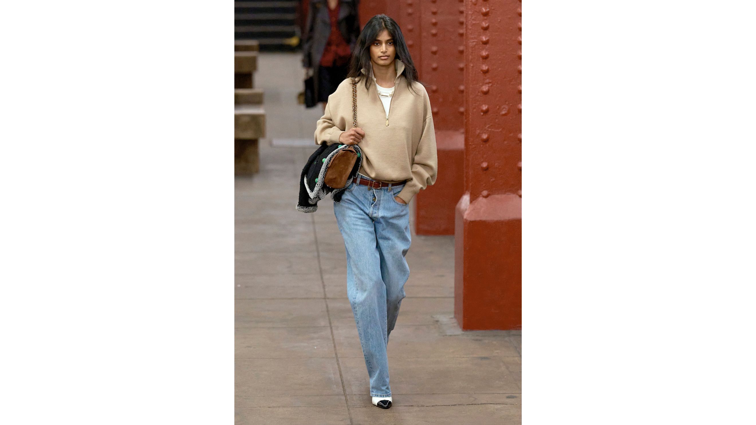 Bhavitha Mandava sfila per Chanel in occasione della prima collezione Métiers d'art firmata Matthieu Blazy, New Tork - Credits Launchmetrics.com/Spotlight