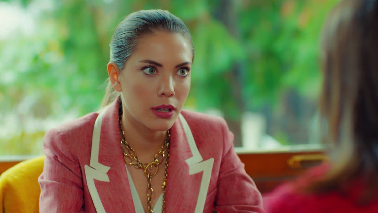 Yildiz (Eda Ece) in Forbidden Fruit 