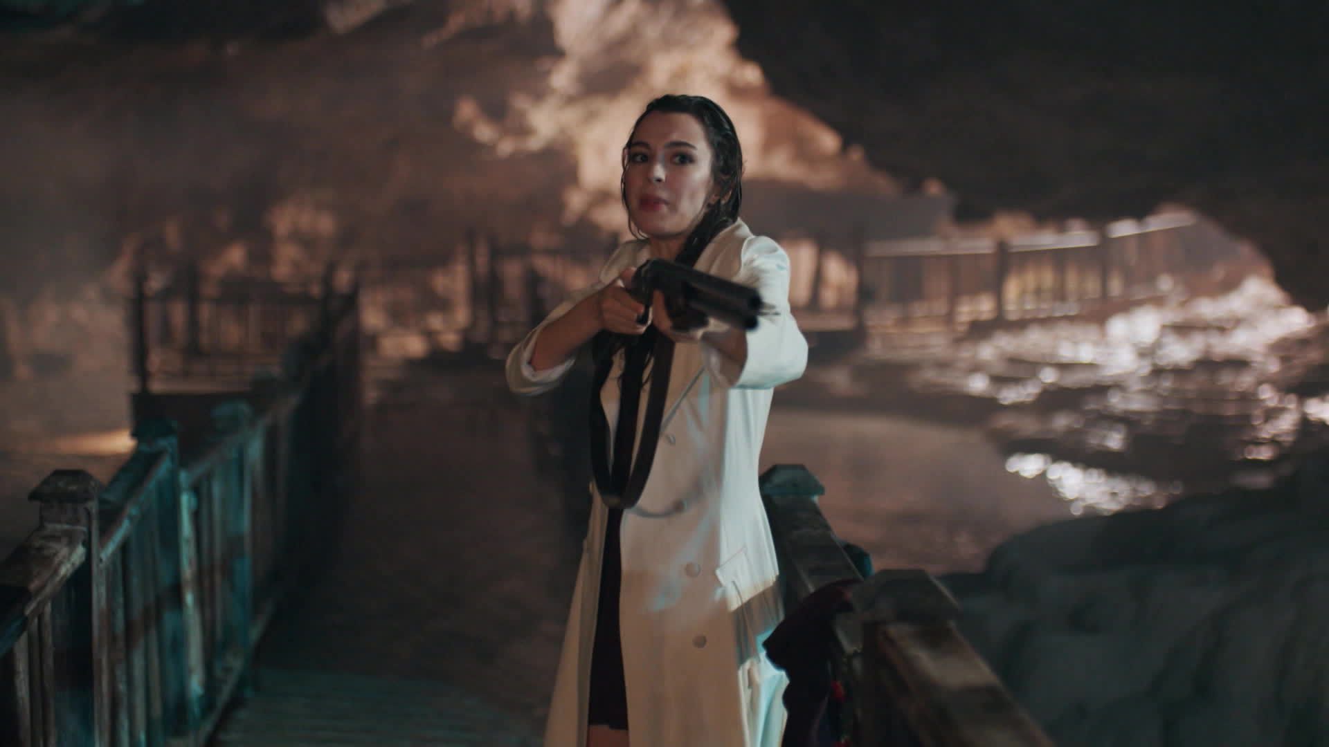 Burcu Yazgı Coskun (Canfeza Kilimci Yılmaz) in una scena di Racconto di una notte