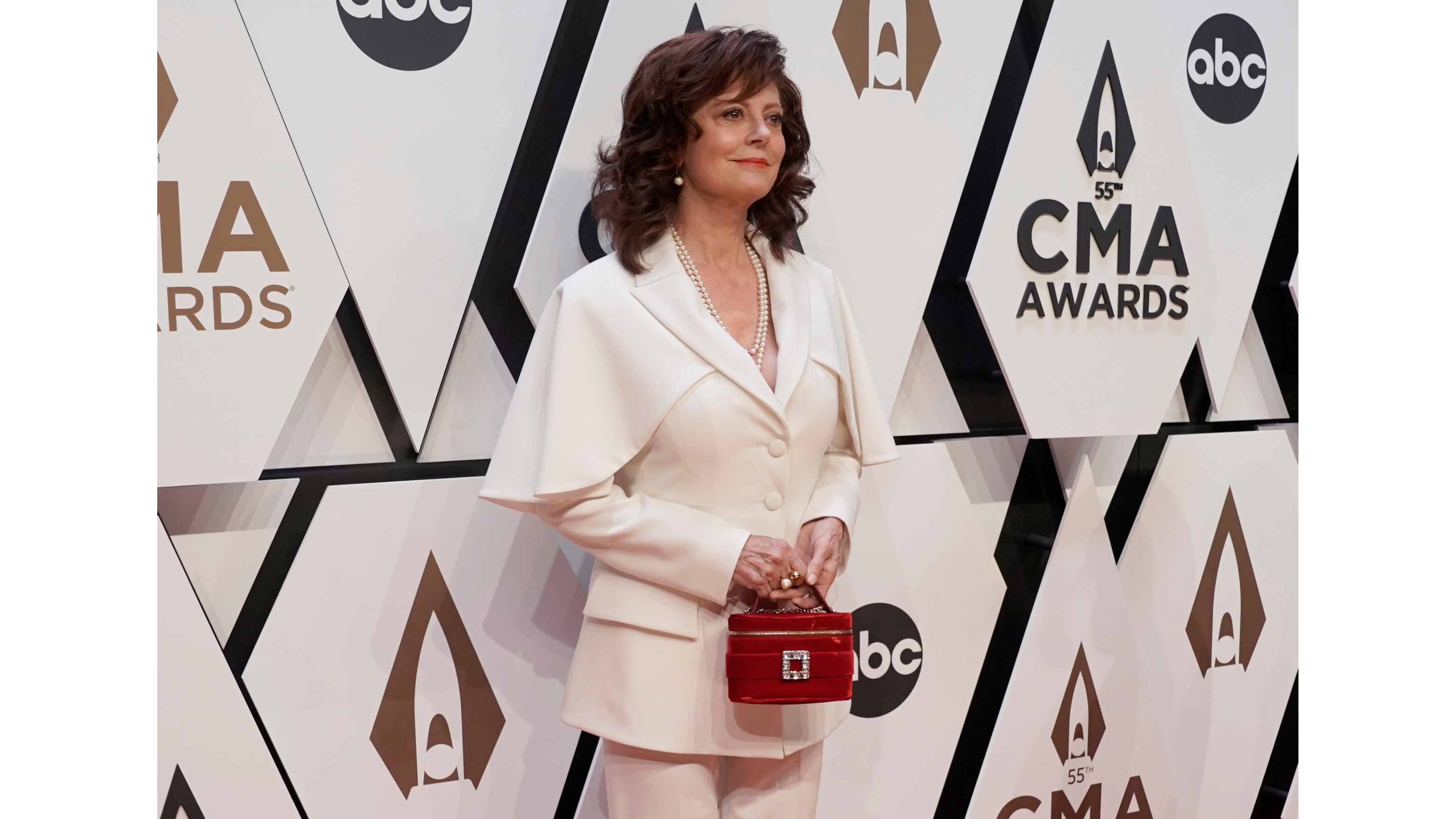 Susan Sarandon alla 55esima edizione dei CMA Awards Capi iconici, non semplici look
