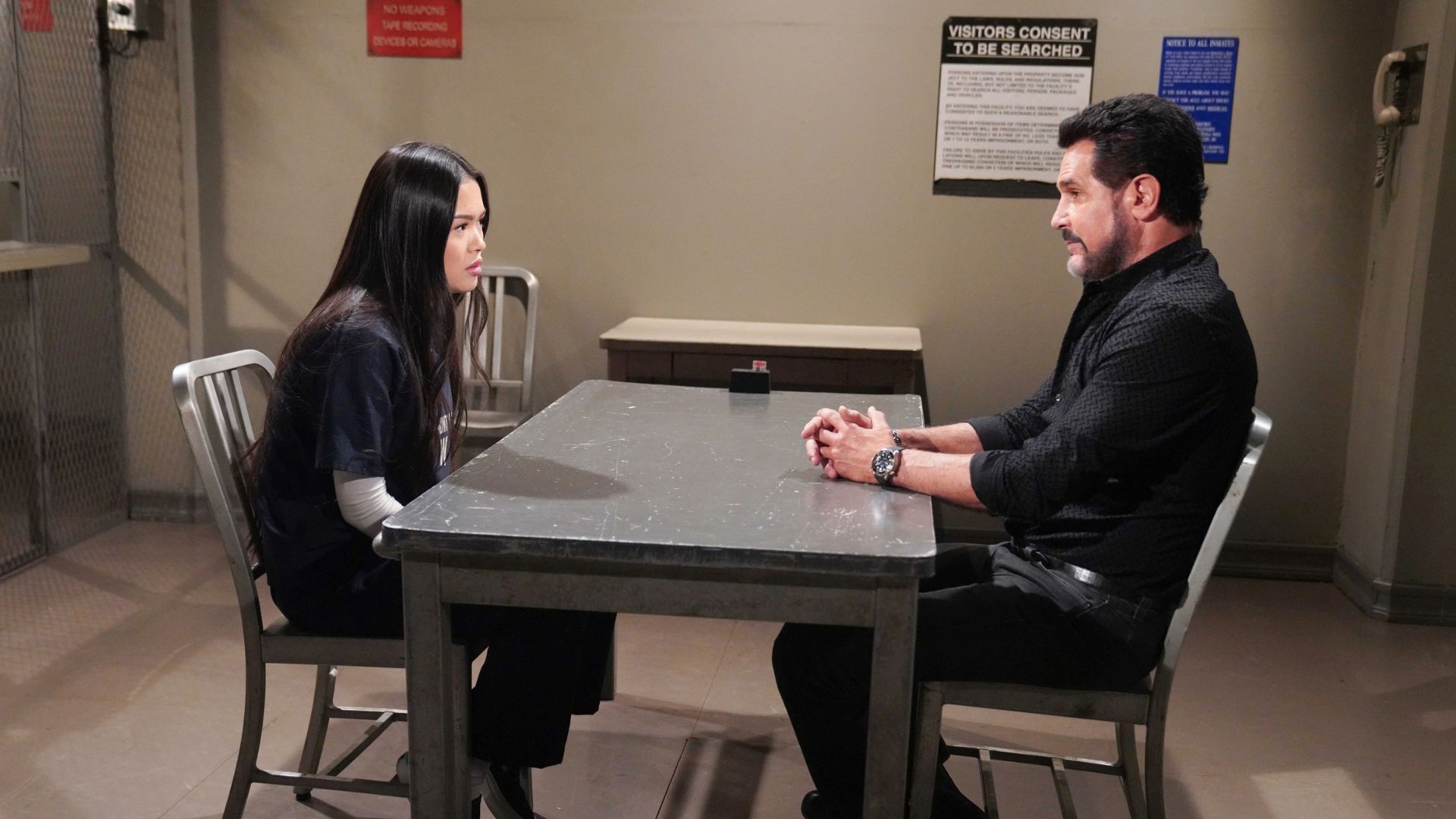 Lisa Yamada (Luna) e Don Diamont (Bill) in una scena di Beautiful
