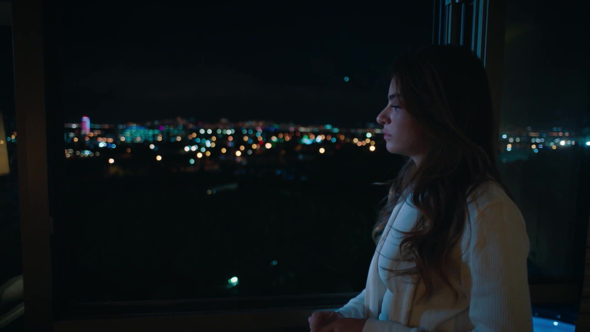 Ayca Aysin Turan (Haziran) in una scena di Be my Sunshine