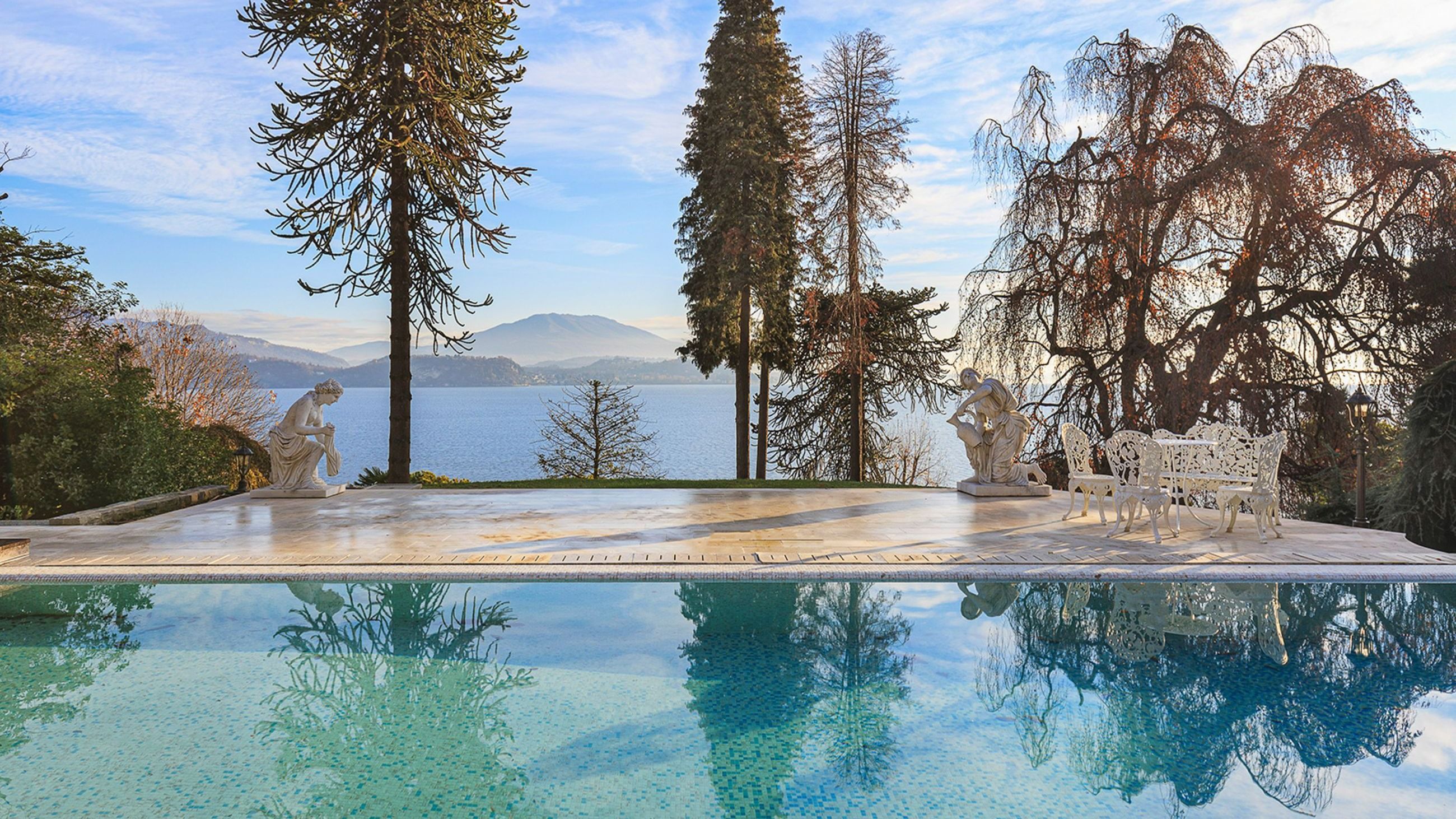 Villa storica a Belgirate sul Lago Maggiore con piscina - Crediti Lionard Luxury Real Estate