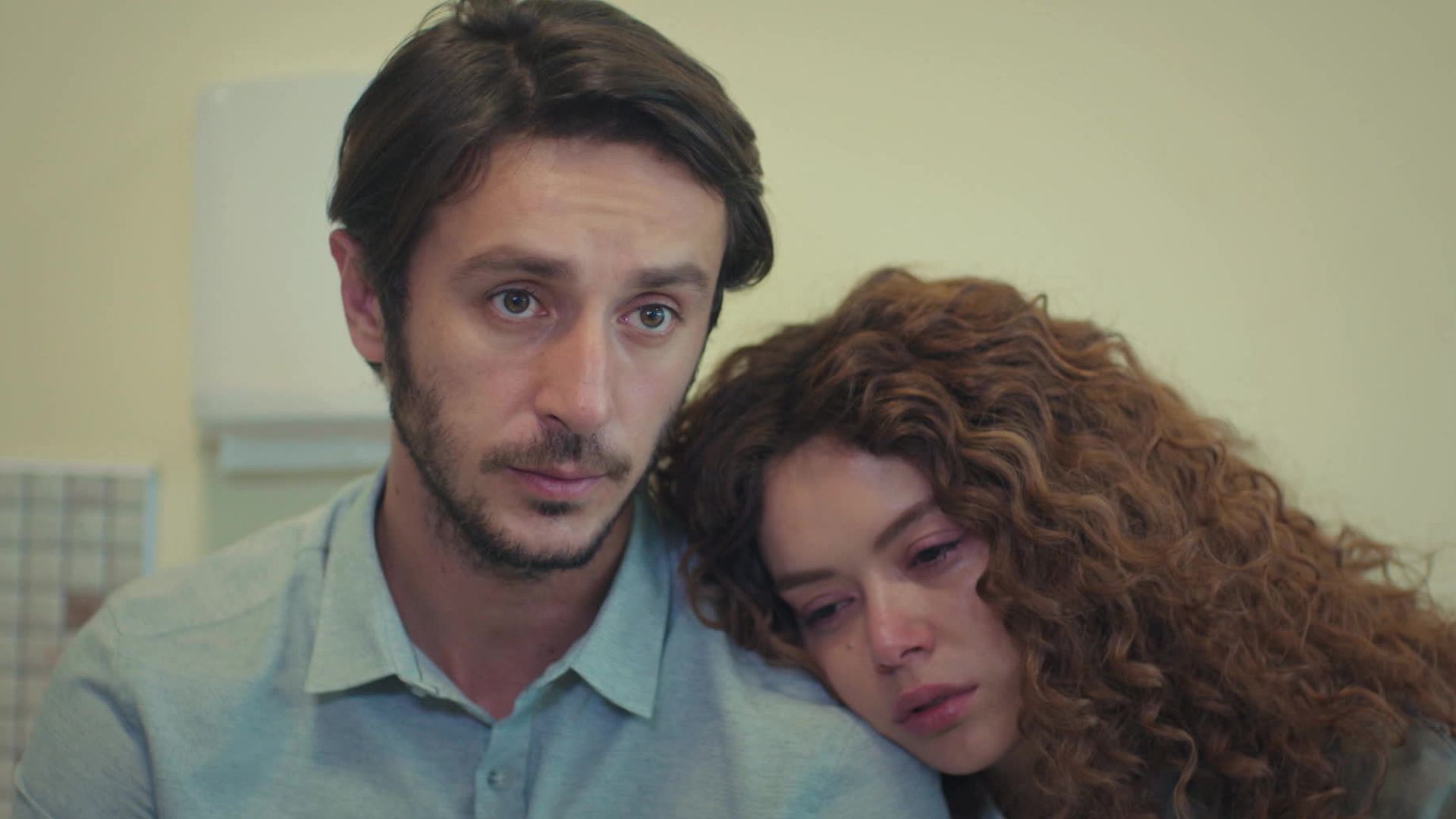 Emre e Sirin in una scena de La forza di una donna 3