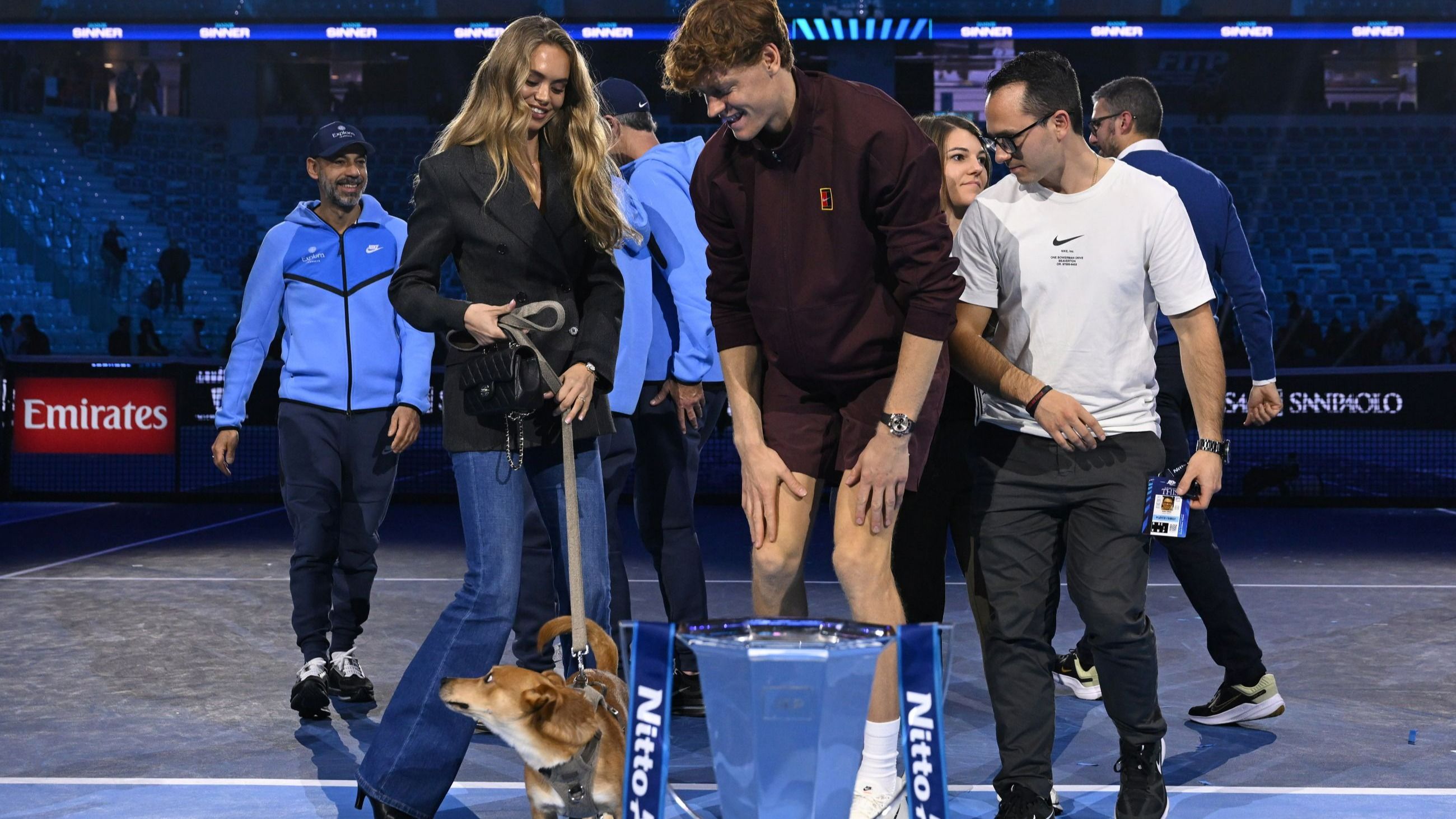 Jannik e Laila insieme in campo dopo la vittoria dell’altoatesino contro Carlos Alcaraz nella finale maschile delle ATP Finals 2025, 16 novembre 2025, Inalpi Arena, Torino - Credits: Getty Images