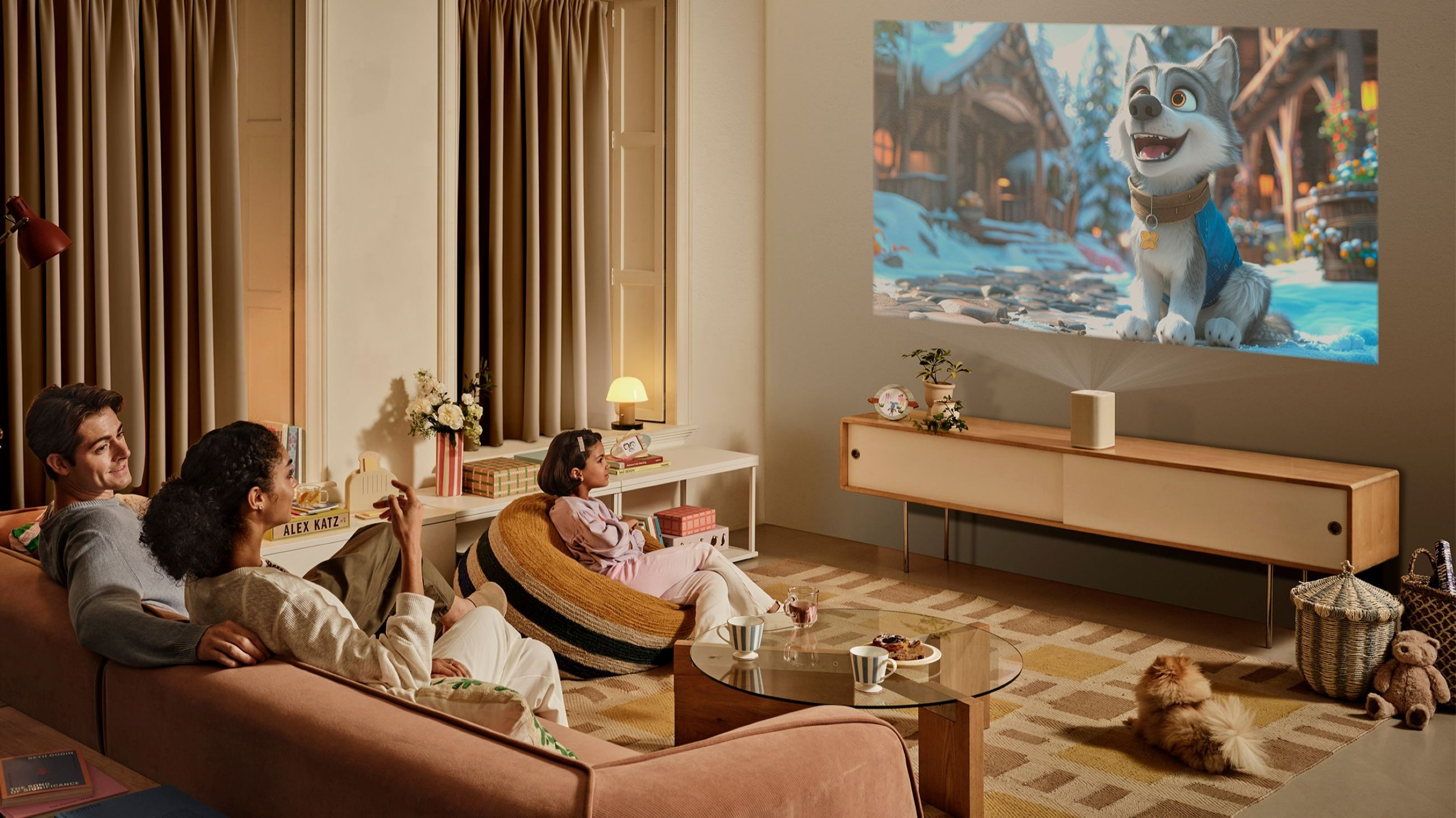 Premiere 5 di Samsung, proiettore smart che si adatta facilmente a diversi scenari: dall’opzione smartwork al cinema in famiglia - Credits: Courtesy Press Office