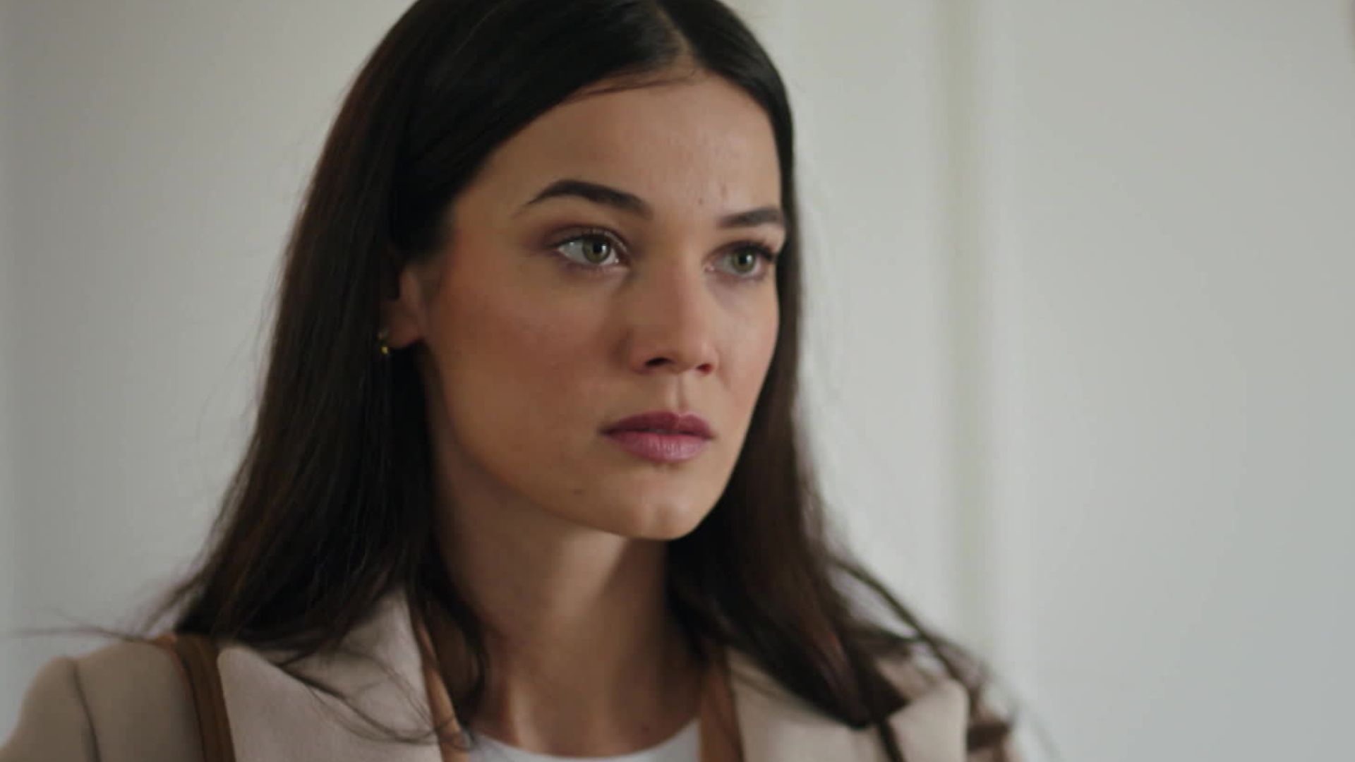 Pinar Deniz (Ceylin) in una scena di Segreti di famiglia 2