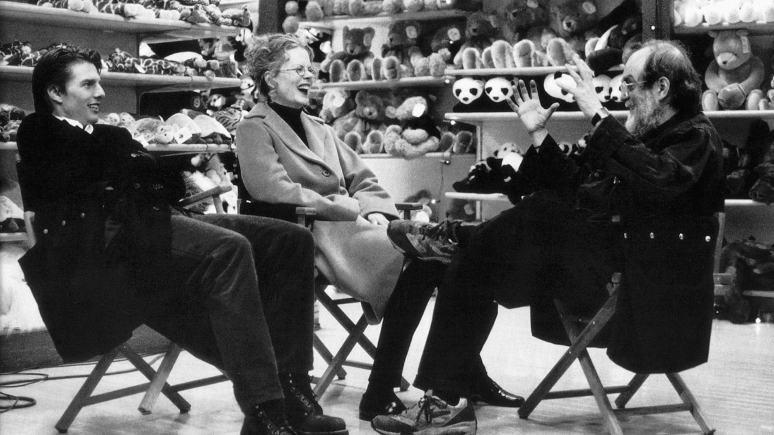 Tom Cruise, Nicole Kidman e Stanely Kubrick durante le riprese di Eyes Wide Shut - Credits Agf