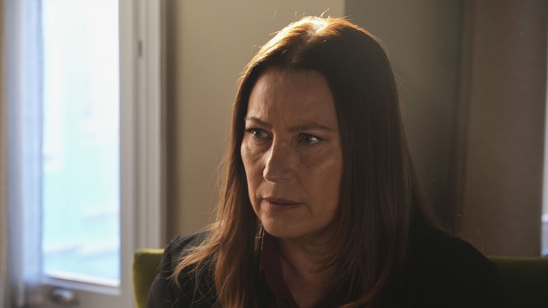 Vahide Perçin (Güzide Yenersoy) in una scena di Tradimento 2